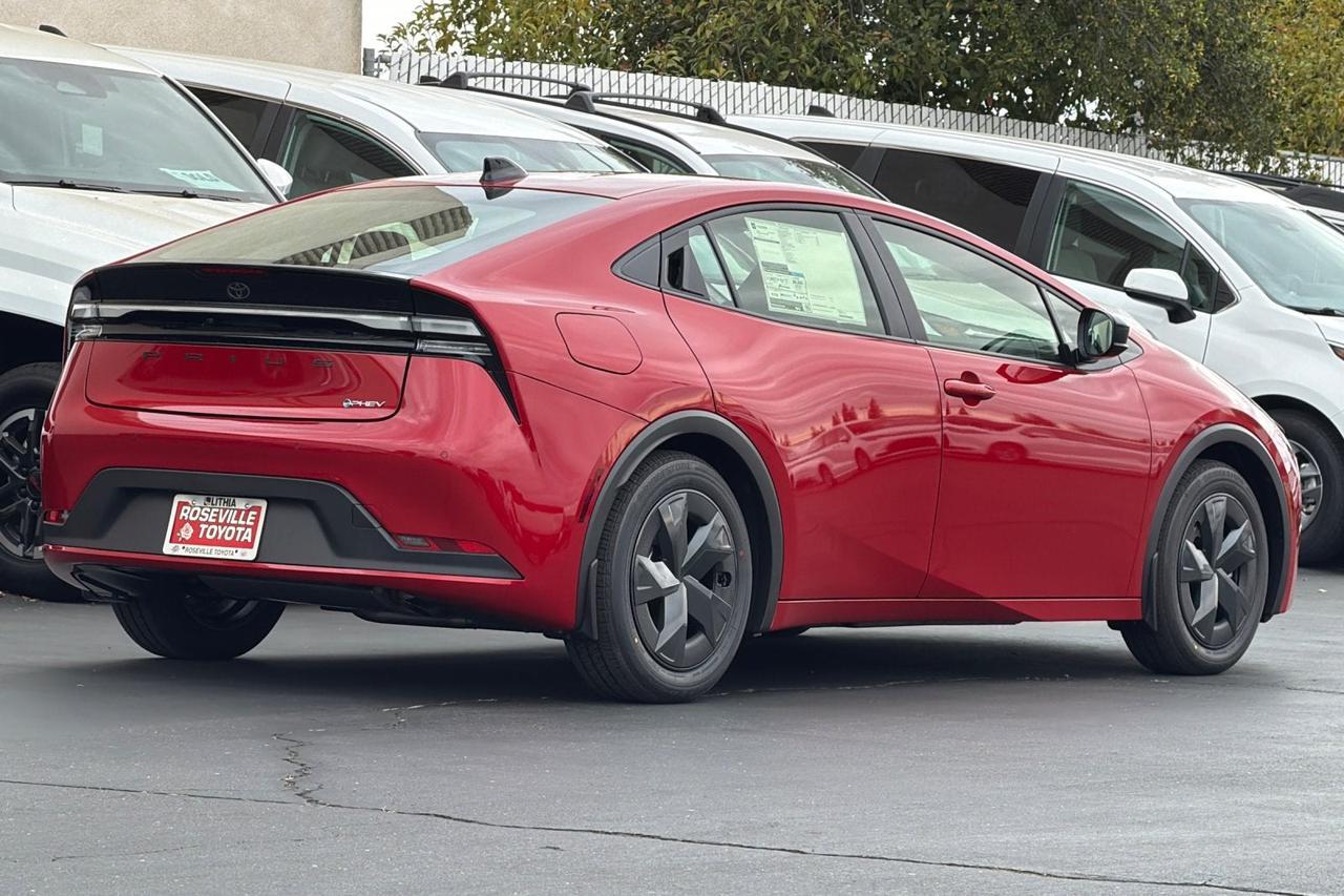 2027 Toyota Prius Plug-in Hybrid SE Roseville CA
