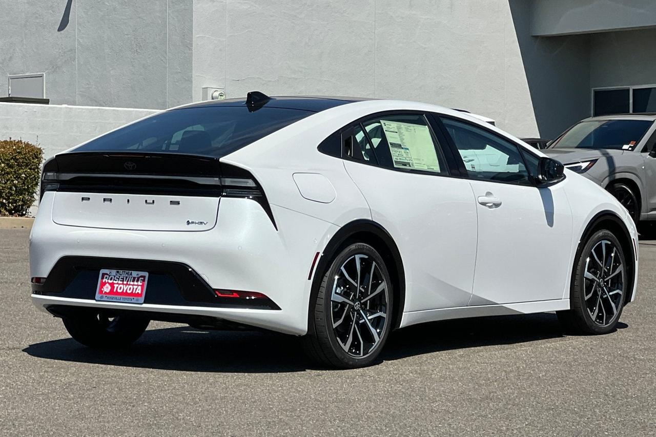 2027 Toyota Prius Plug-in Hybrid XSE Premium