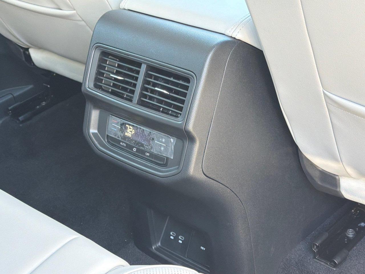 2027 Volkswagen Atlas SE w/Technology Hagerstown MD