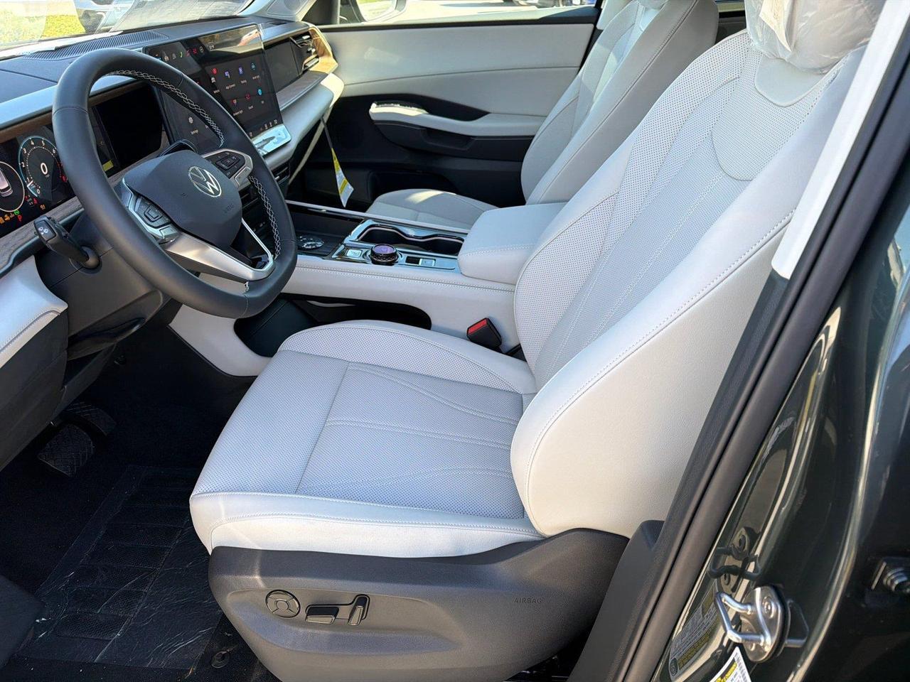 2027 Volkswagen Atlas SE w/Technology Hagerstown MD