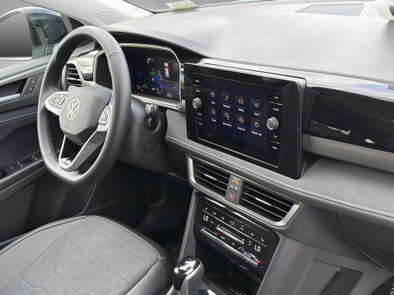 2027 Volkswagen Taos SE Black Hagerstown MD