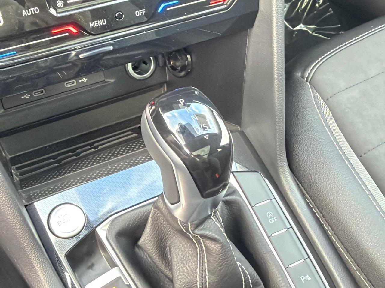 2027 Volkswagen Taos SE Black Hagerstown MD