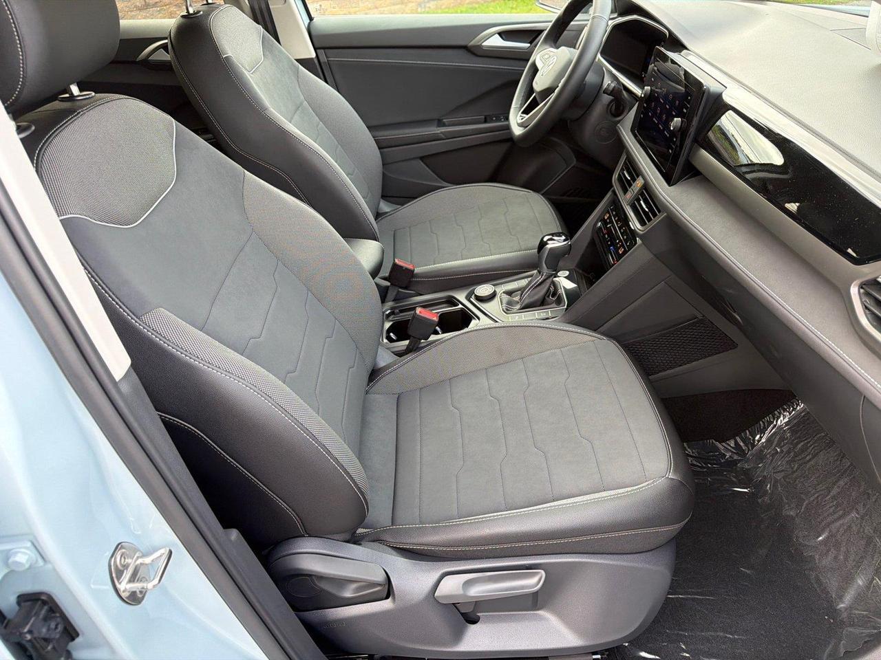 2027 Volkswagen Taos SE Black Hagerstown MD