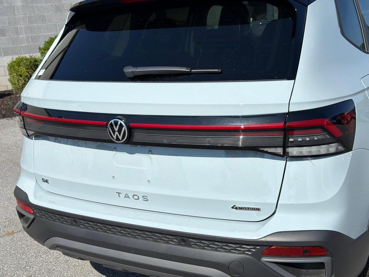 2027 Volkswagen Taos SE Black Hagerstown MD