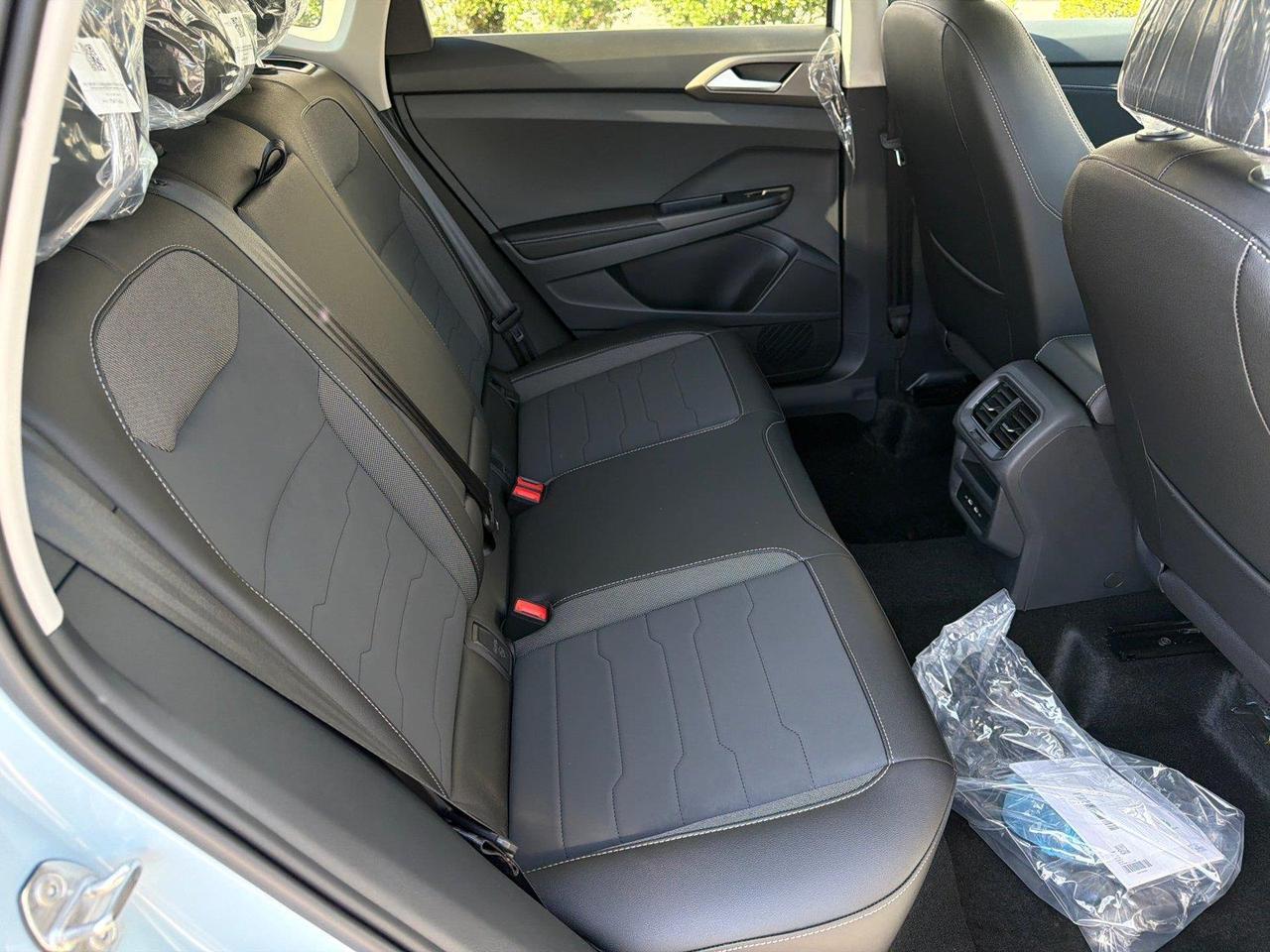 2027 Volkswagen Taos SE Black Hagerstown MD