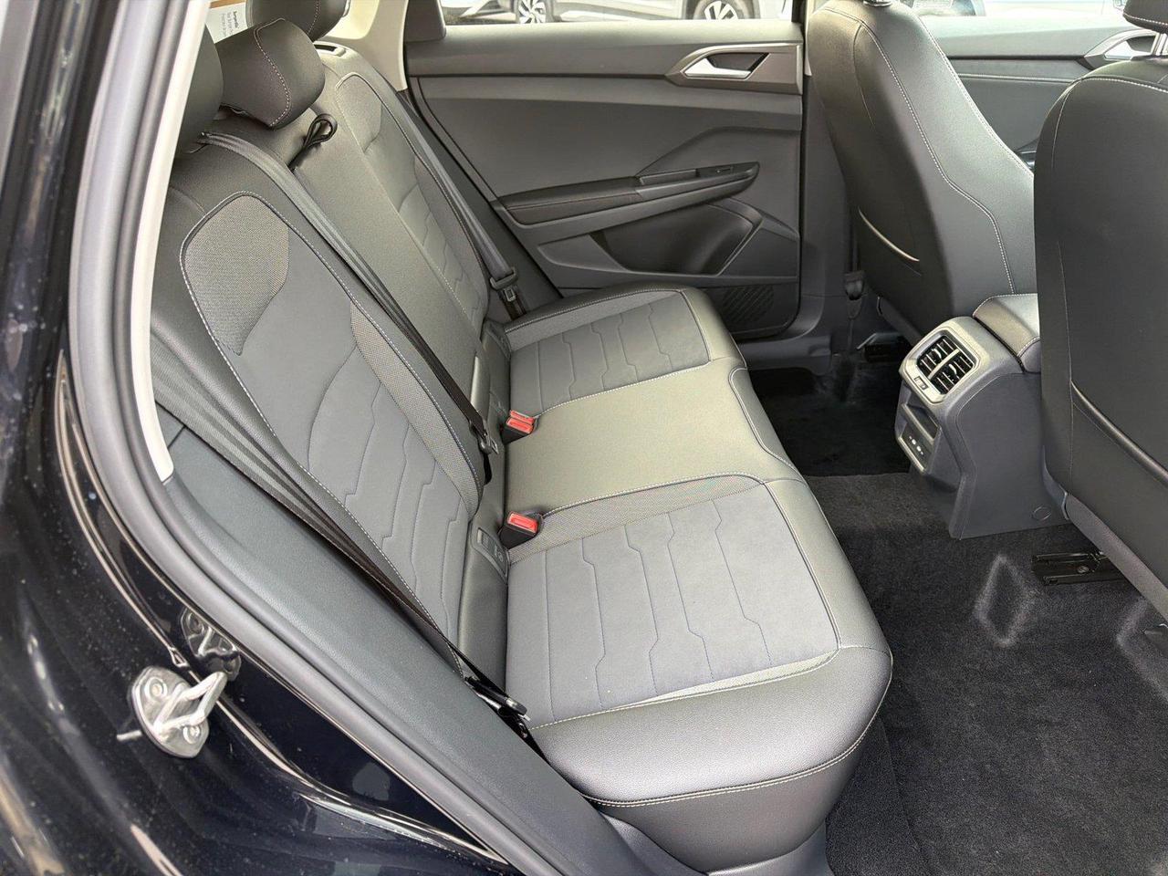 2027 Volkswagen Taos SE Black Hagerstown MD