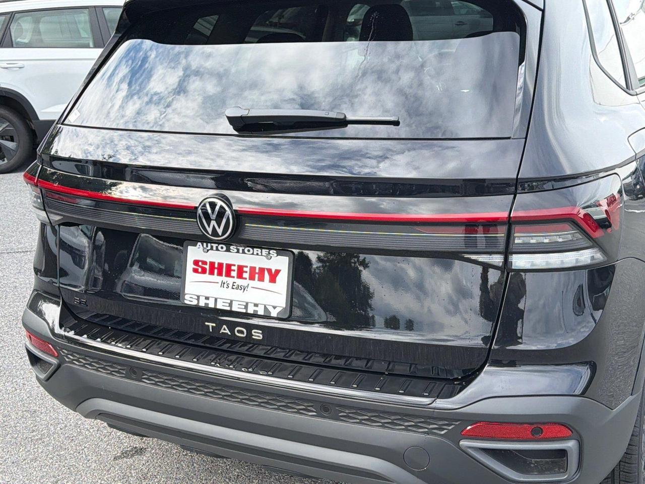 2027 Volkswagen Taos SE Black Hagerstown MD