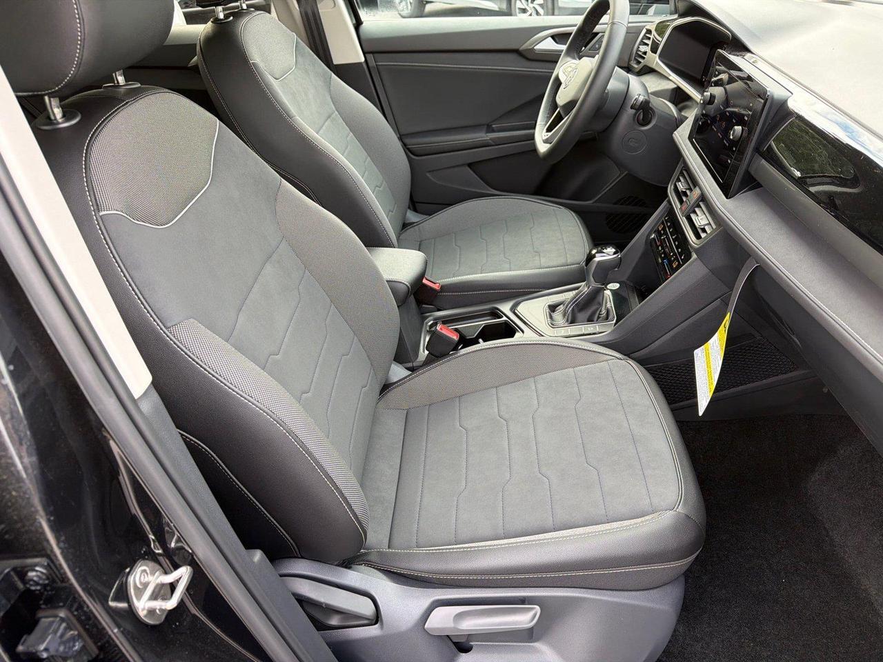 2027 Volkswagen Taos SE Black Hagerstown MD