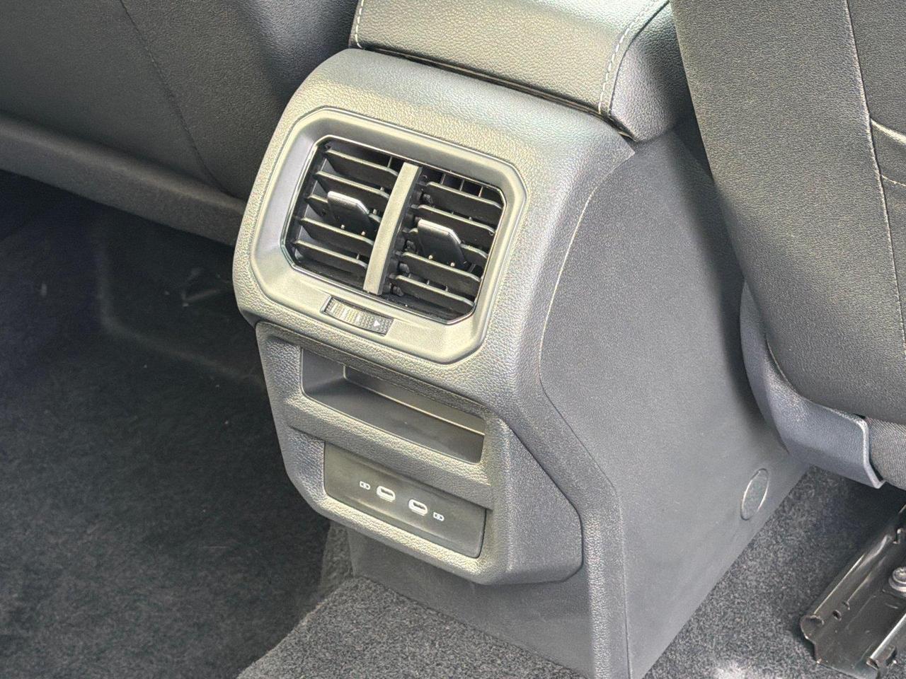 2027 Volkswagen Taos SE Black Hagerstown MD