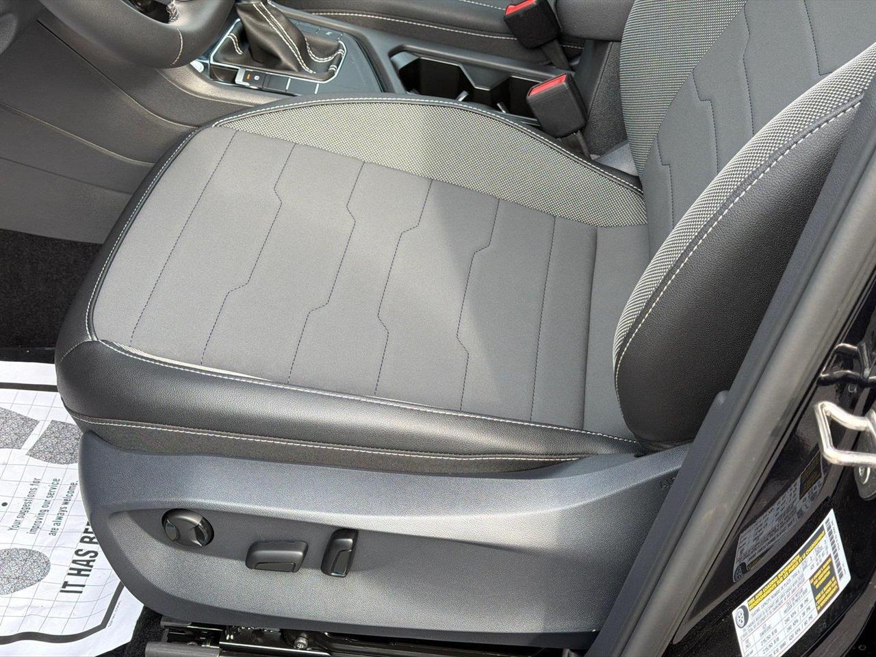 2027 Volkswagen Taos SE Black Hagerstown MD
