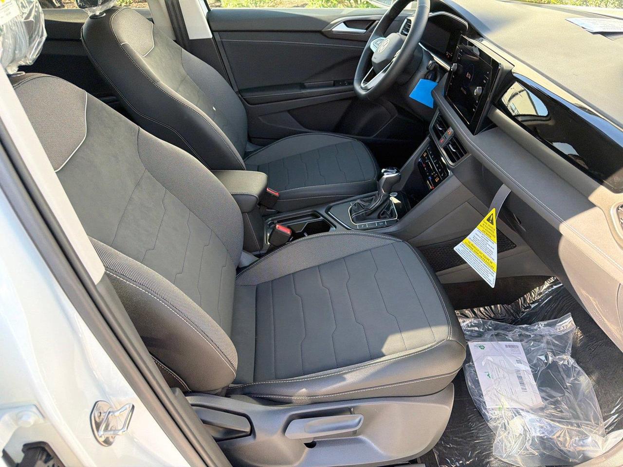 2027 Volkswagen Taos SE Black Hagerstown MD