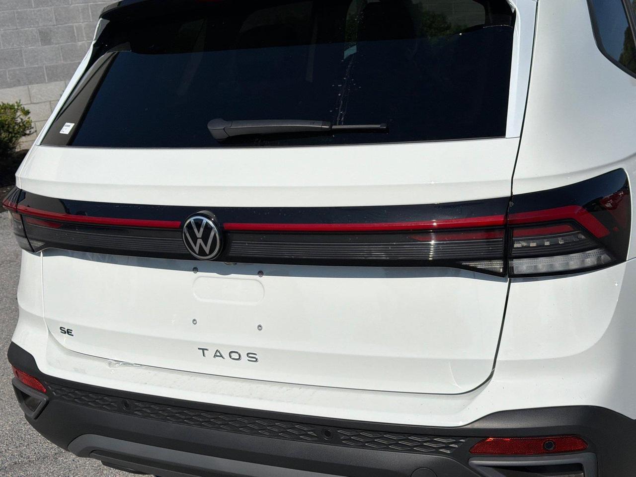 2027 Volkswagen Taos SE Black Hagerstown MD