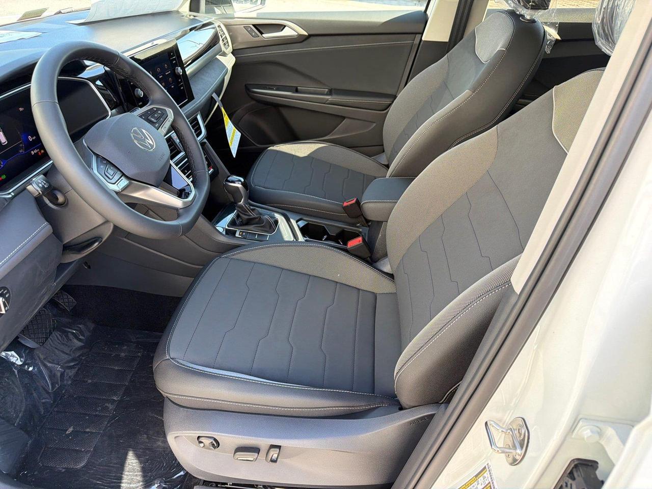 2027 Volkswagen Taos SE Black Hagerstown MD