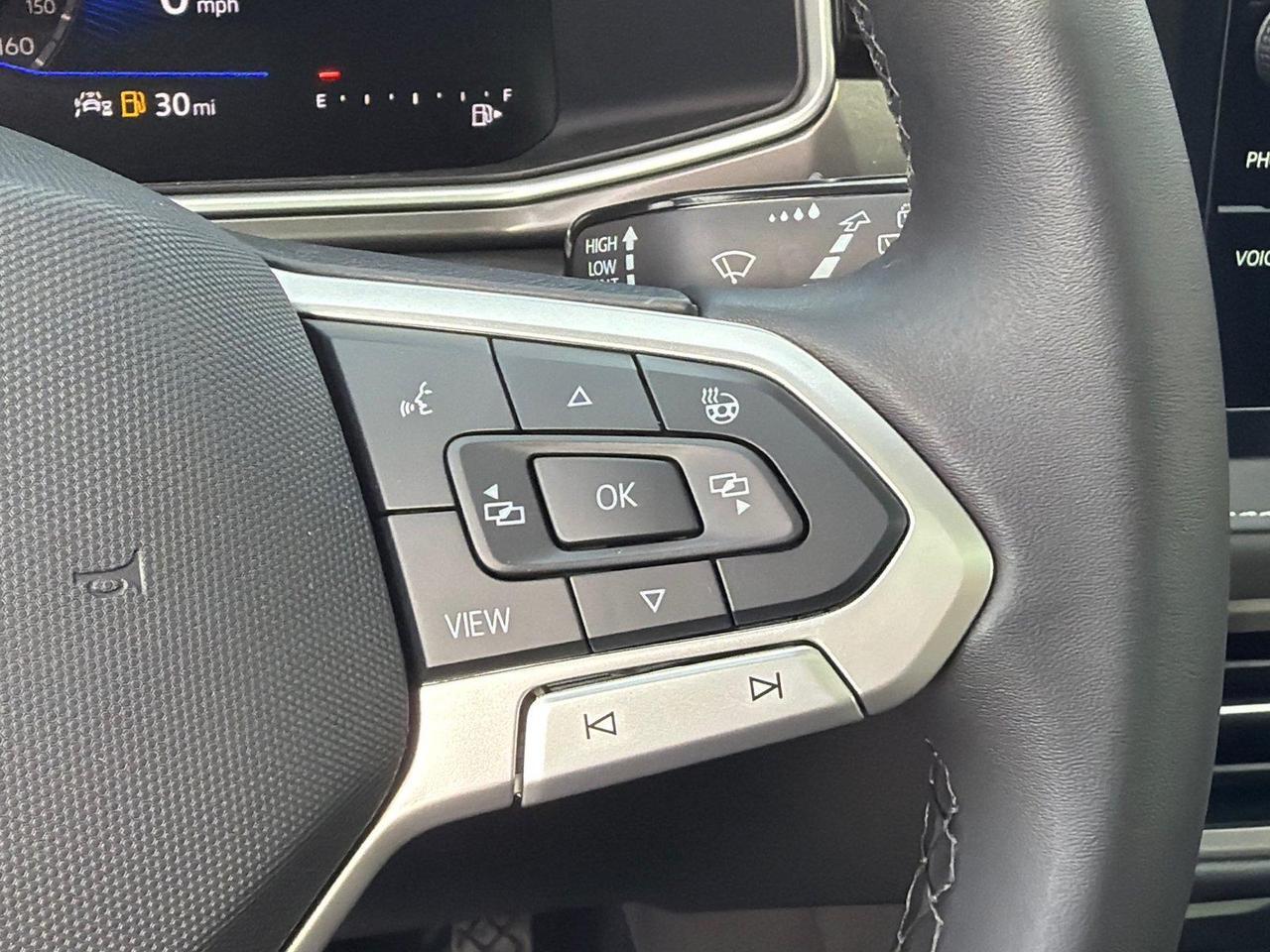 2027 Volkswagen Taos SE Black Hagerstown MD