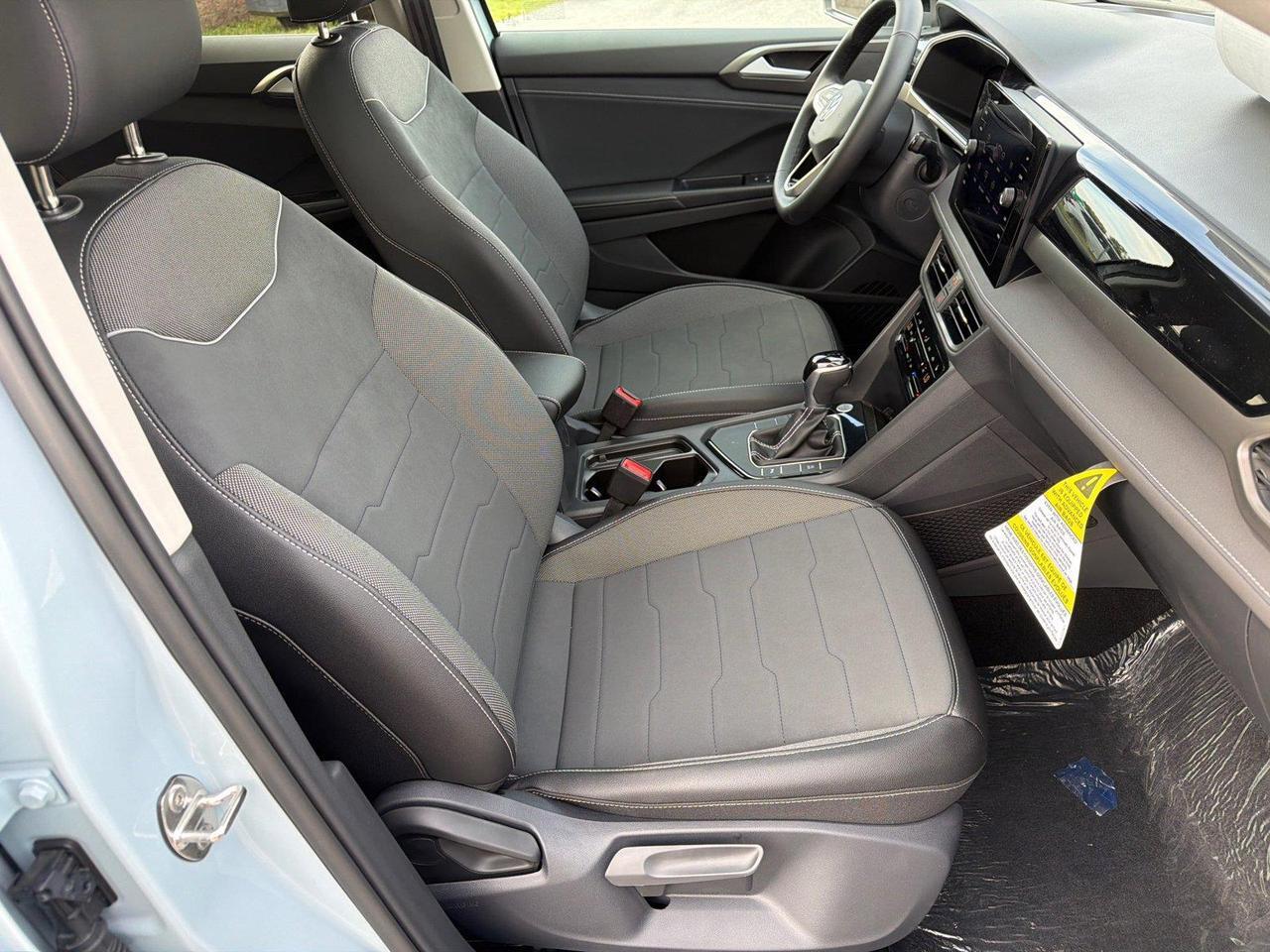 2027 Volkswagen Taos SE Black Hagerstown MD