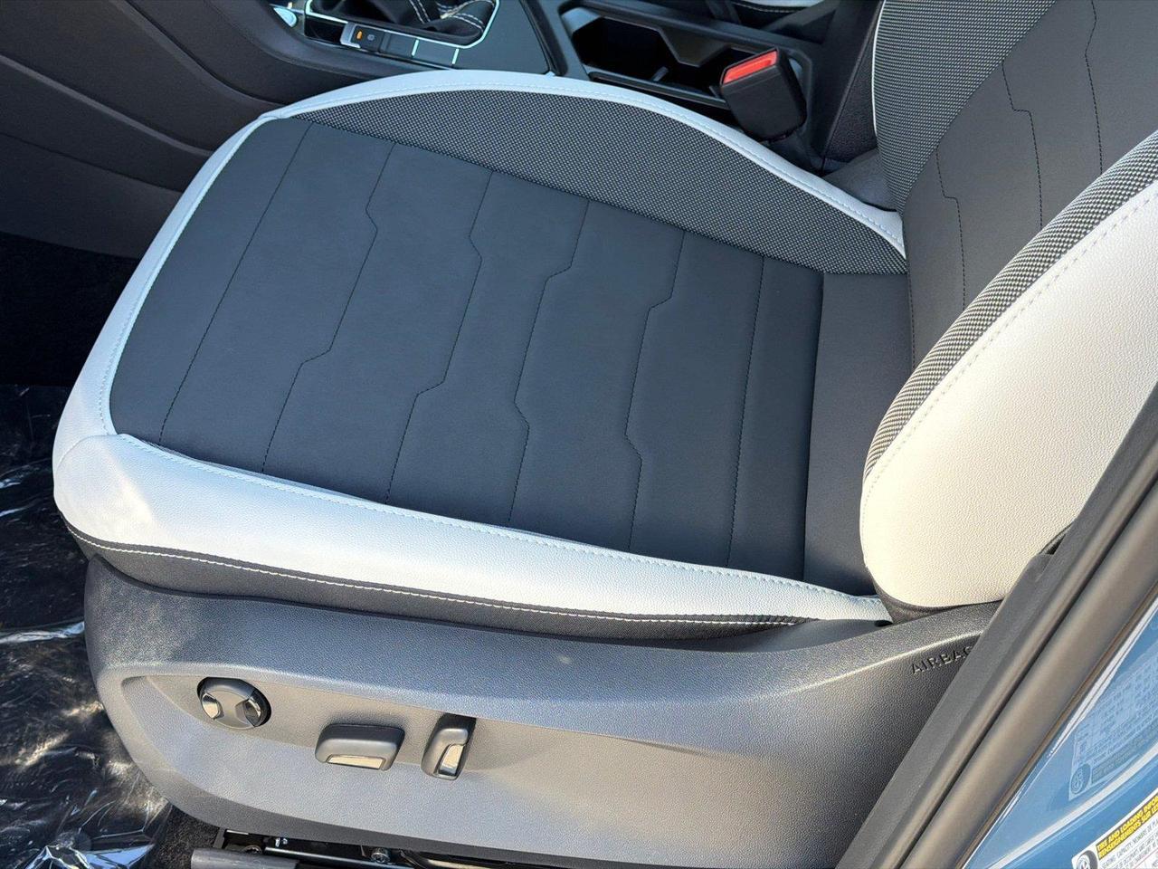 2027 Volkswagen Taos SE Hagerstown MD