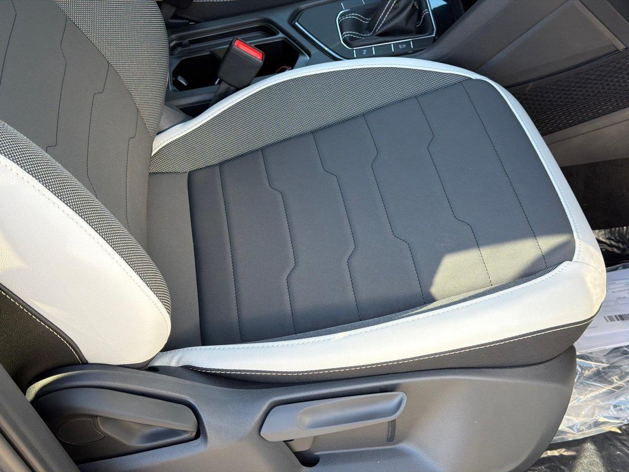 2027 Volkswagen Taos SE Hagerstown MD