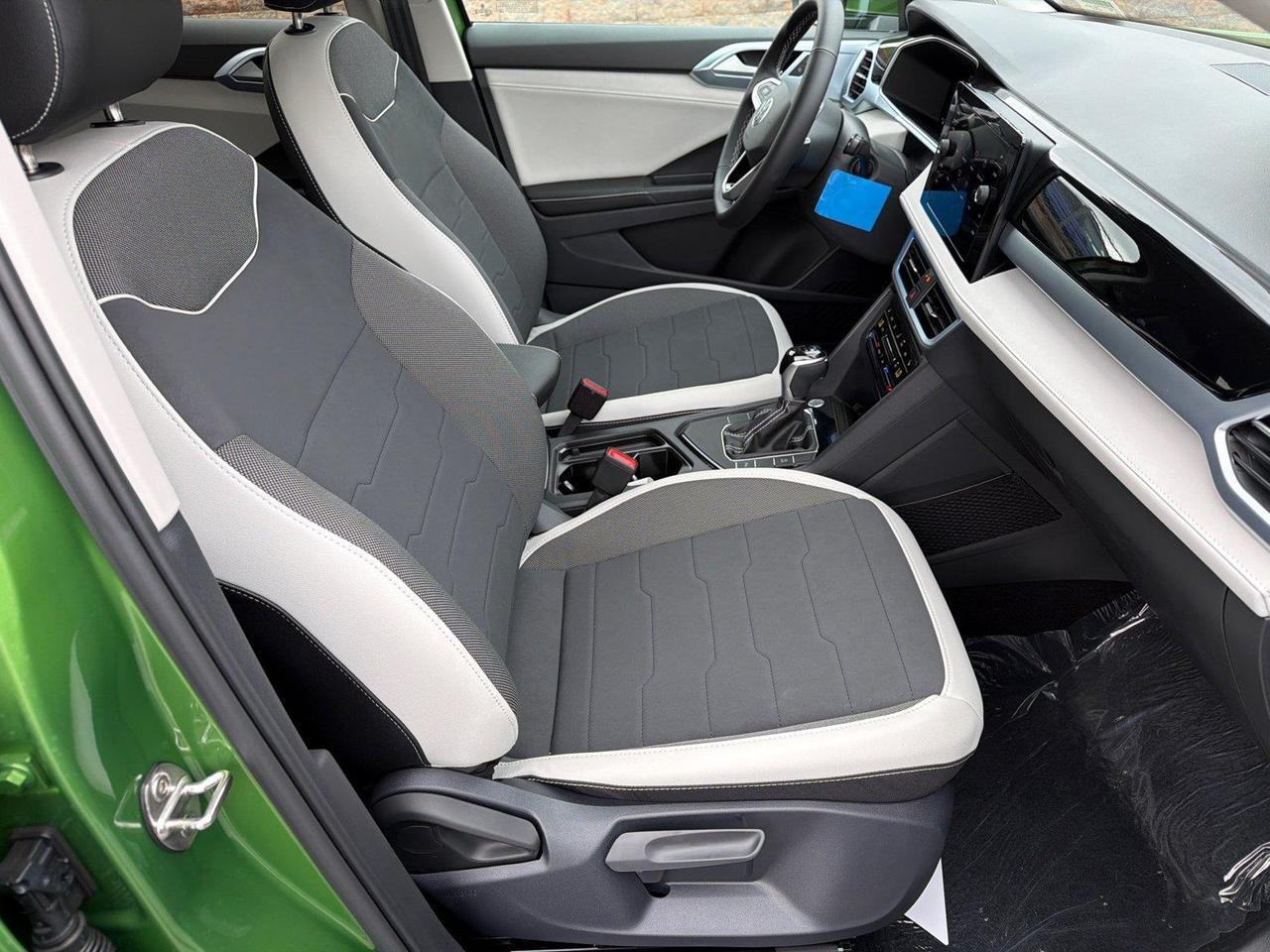 2027 Volkswagen Taos SE Hagerstown MD