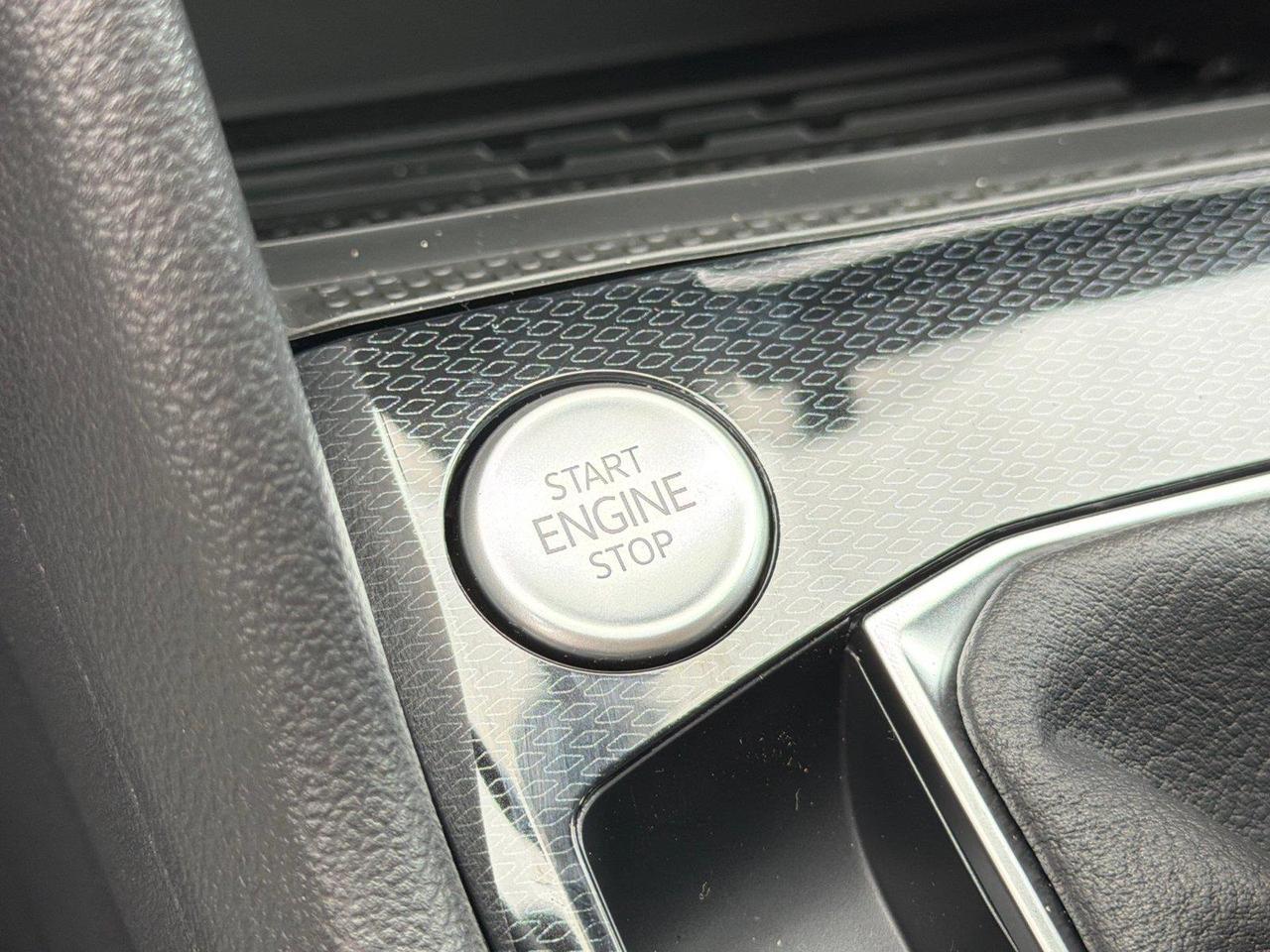 2027 Volkswagen Taos SE Hagerstown MD