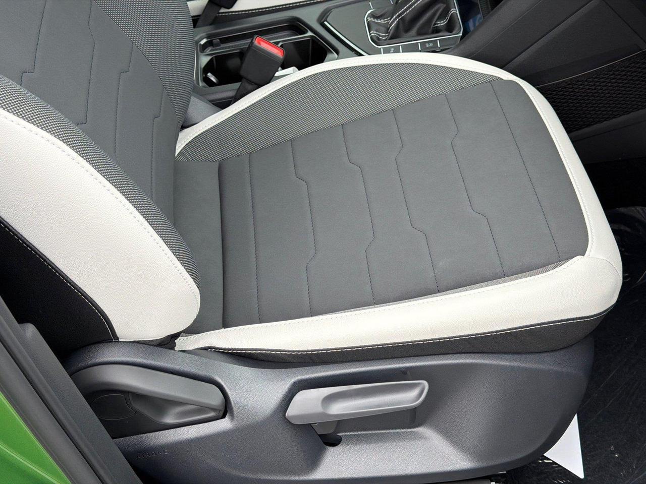 2027 Volkswagen Taos SE Hagerstown MD