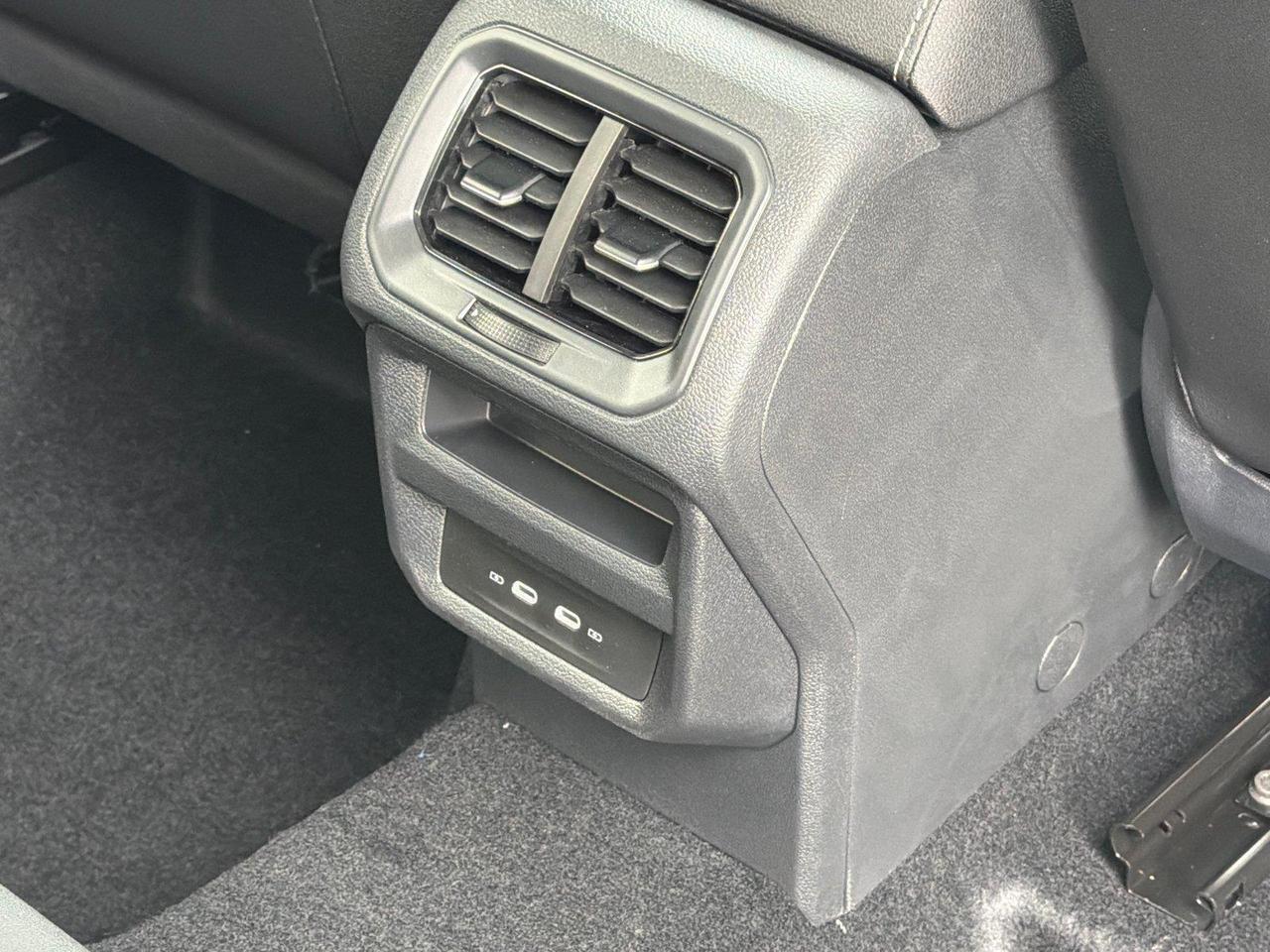 2027 Volkswagen Taos SE Hagerstown MD