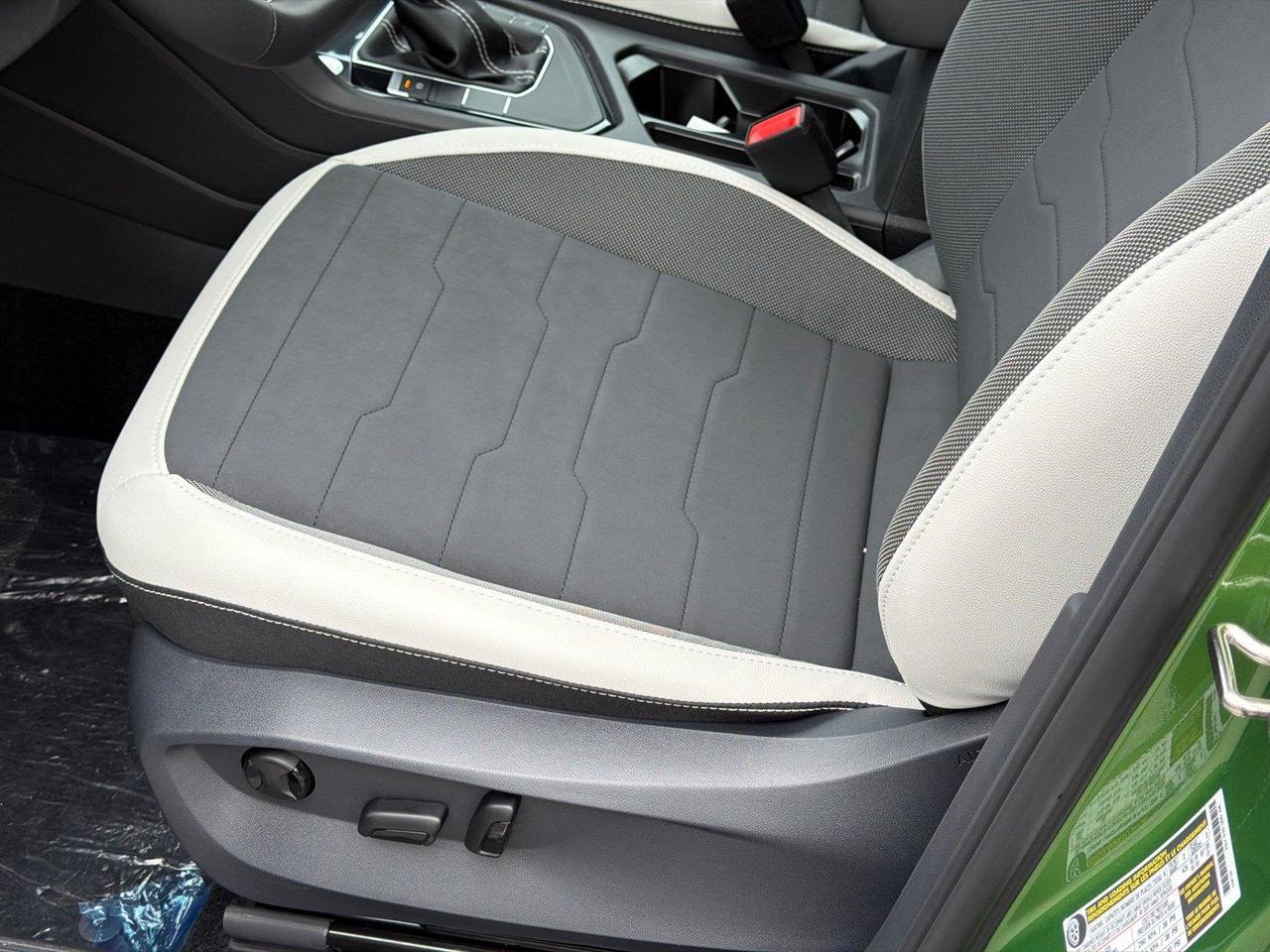 2027 Volkswagen Taos SE Hagerstown MD