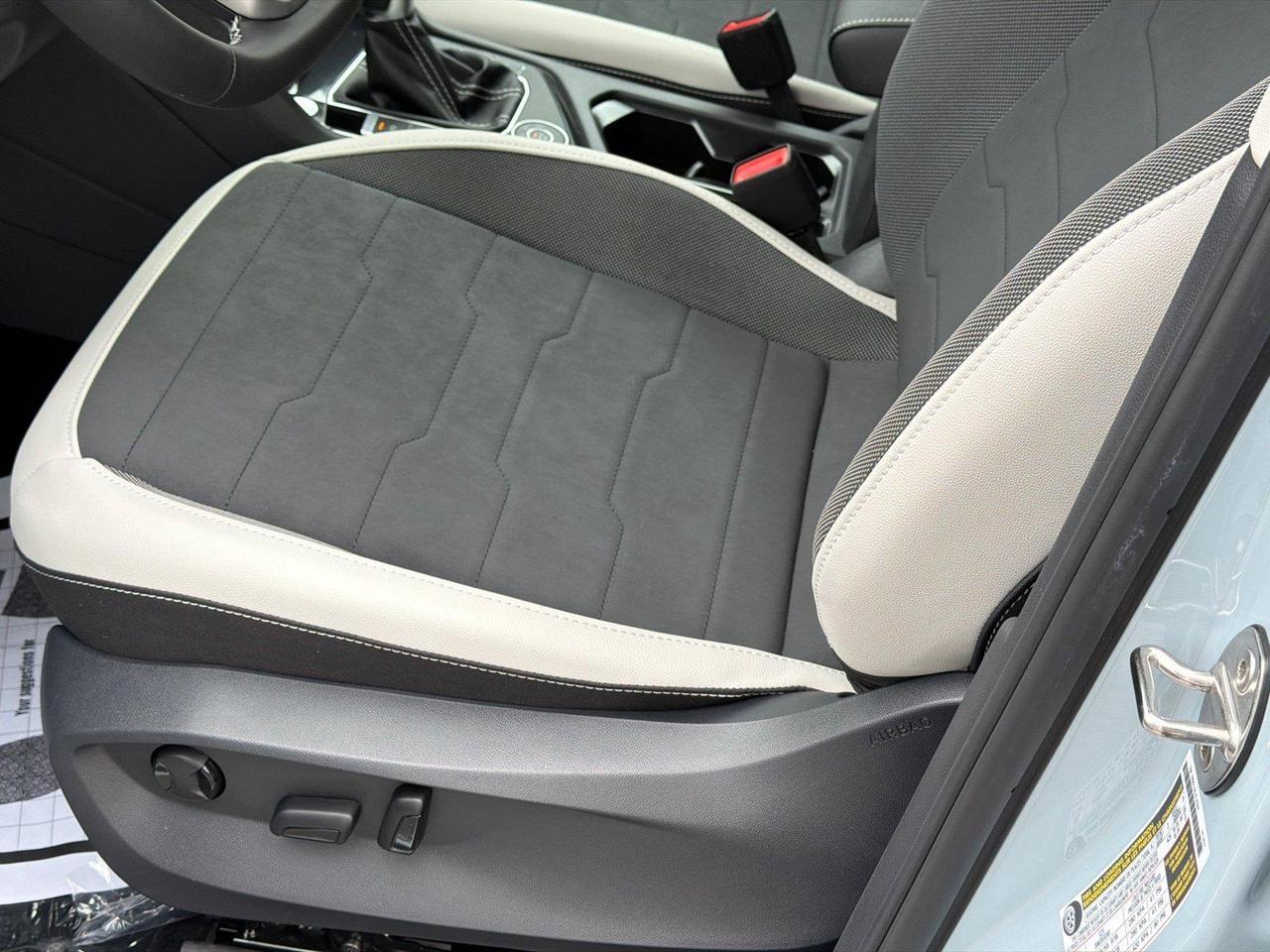 2027 Volkswagen Taos SE Hagerstown MD