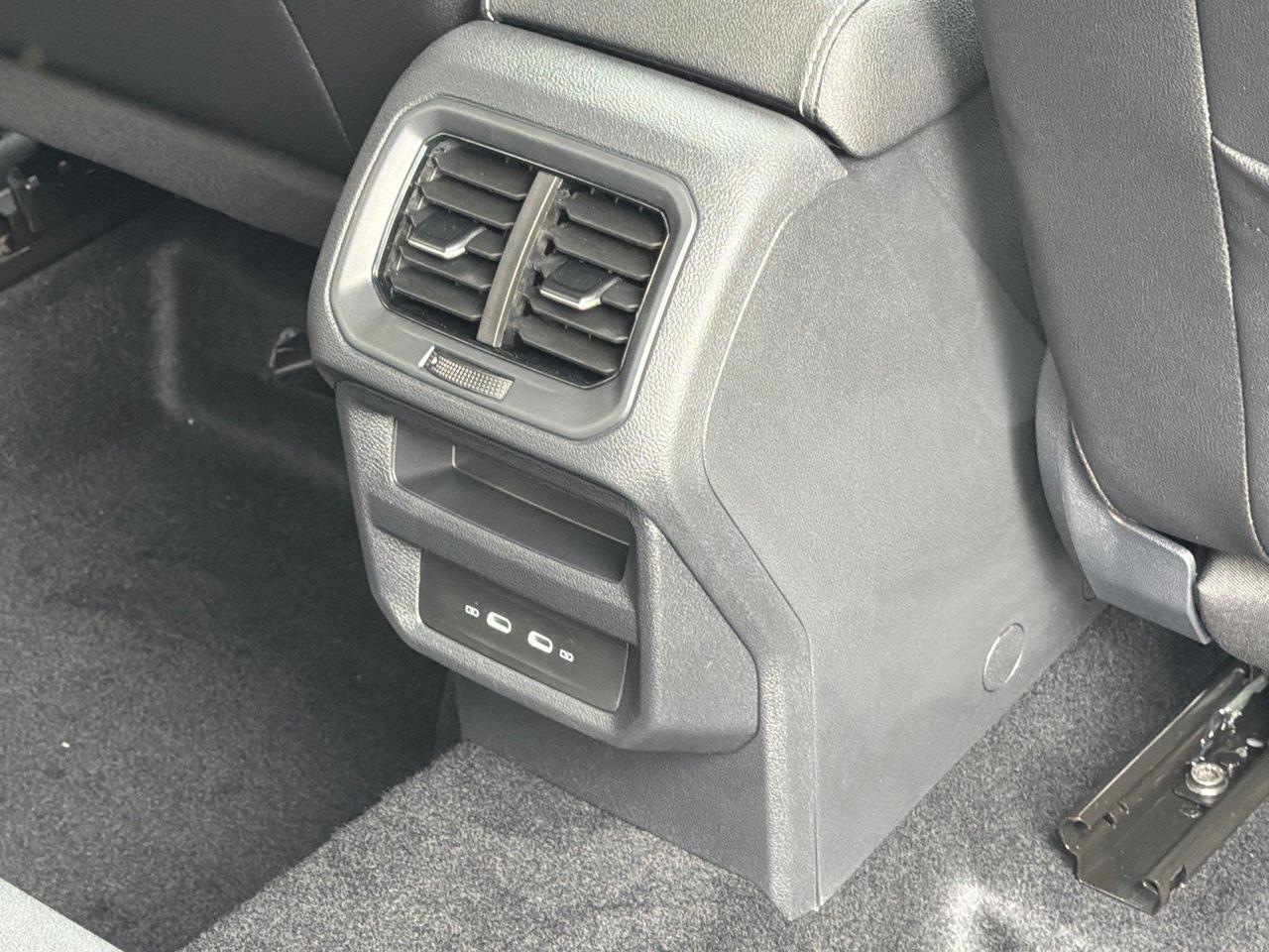 2027 Volkswagen Taos SE Hagerstown MD