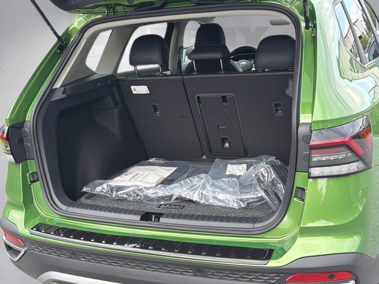 2027 Volkswagen Taos SE Hagerstown MD