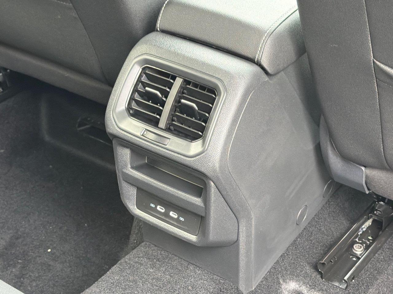2027 Volkswagen Taos SE Hagerstown MD