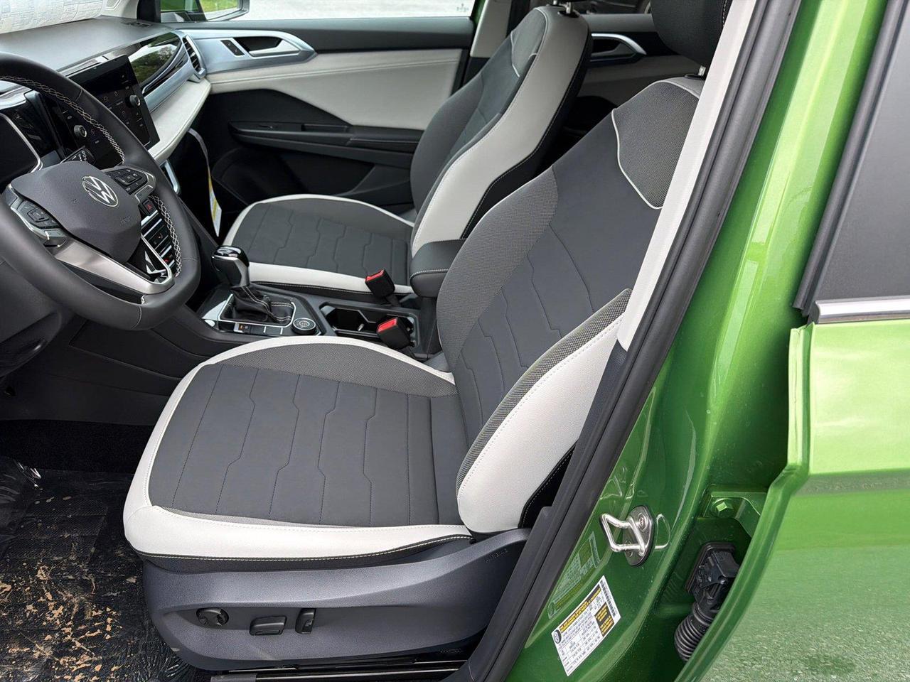 2027 Volkswagen Taos SE Hagerstown MD