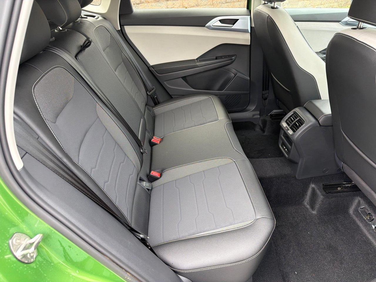 2027 Volkswagen Taos SE Hagerstown MD