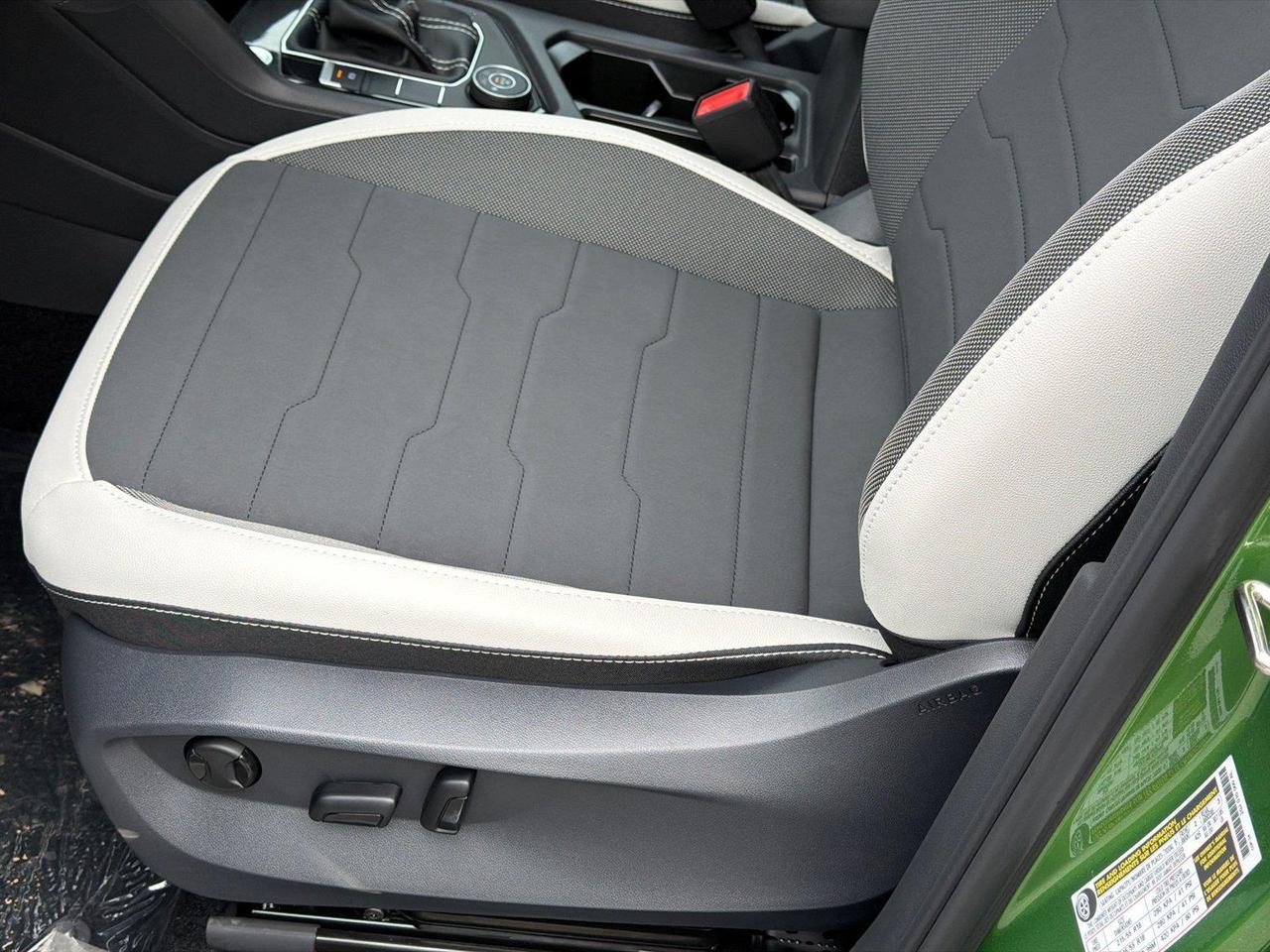 2027 Volkswagen Taos SE Hagerstown MD