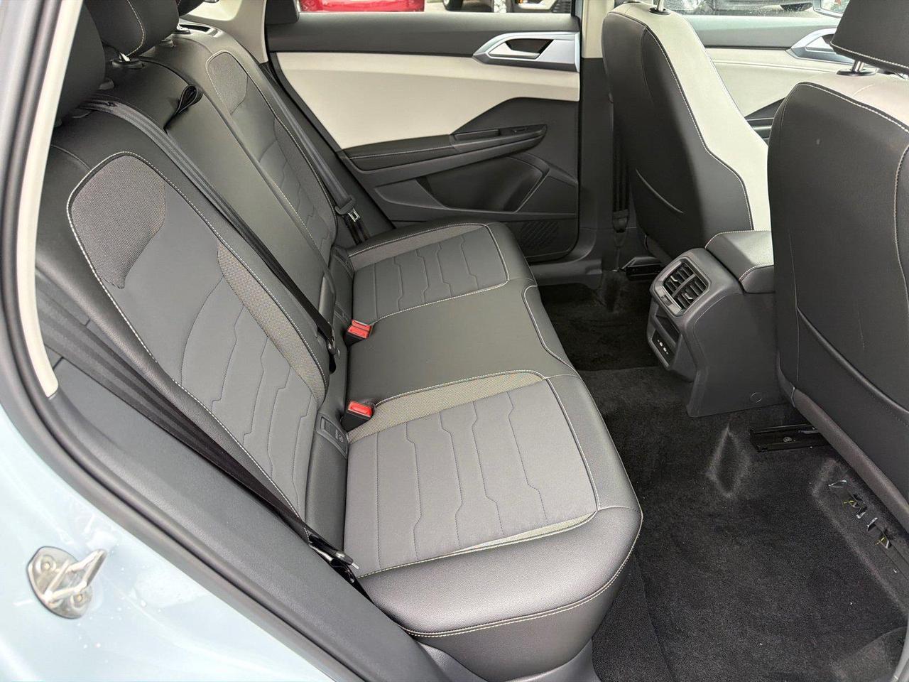 2027 Volkswagen Taos SE Hagerstown MD