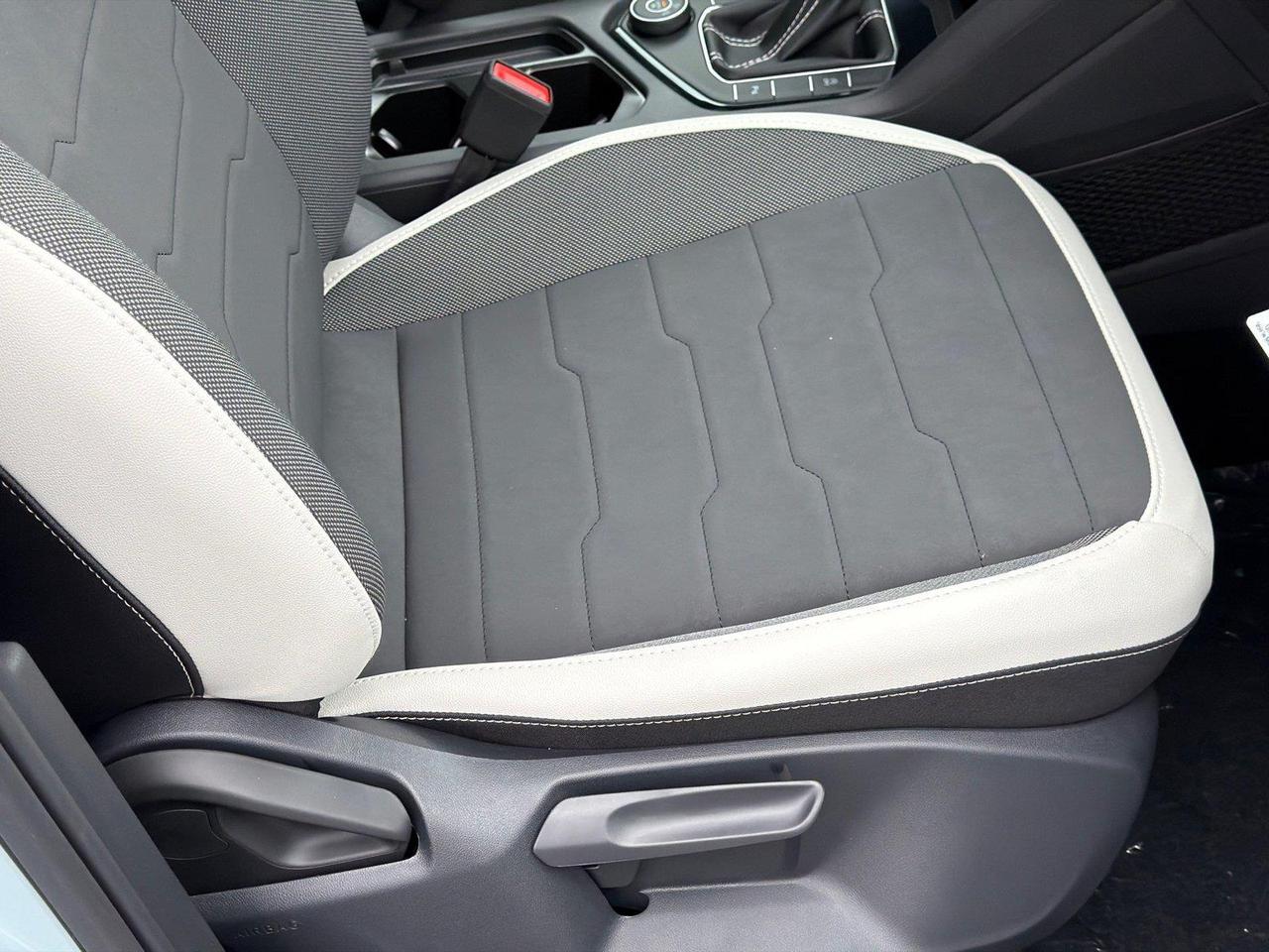 2027 Volkswagen Taos SE Hagerstown MD