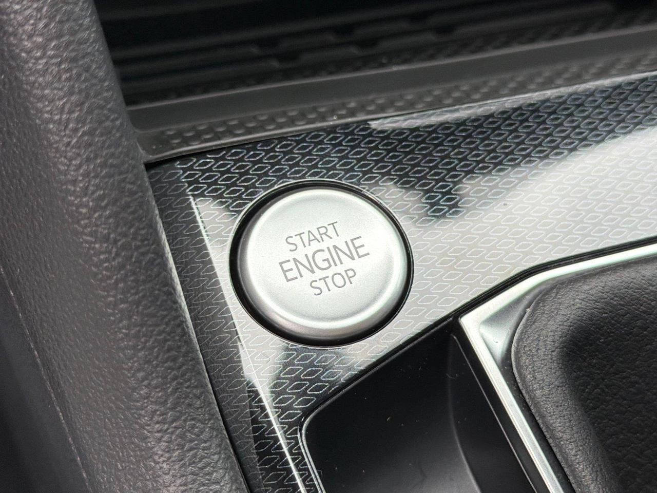2027 Volkswagen Taos SE Hagerstown MD