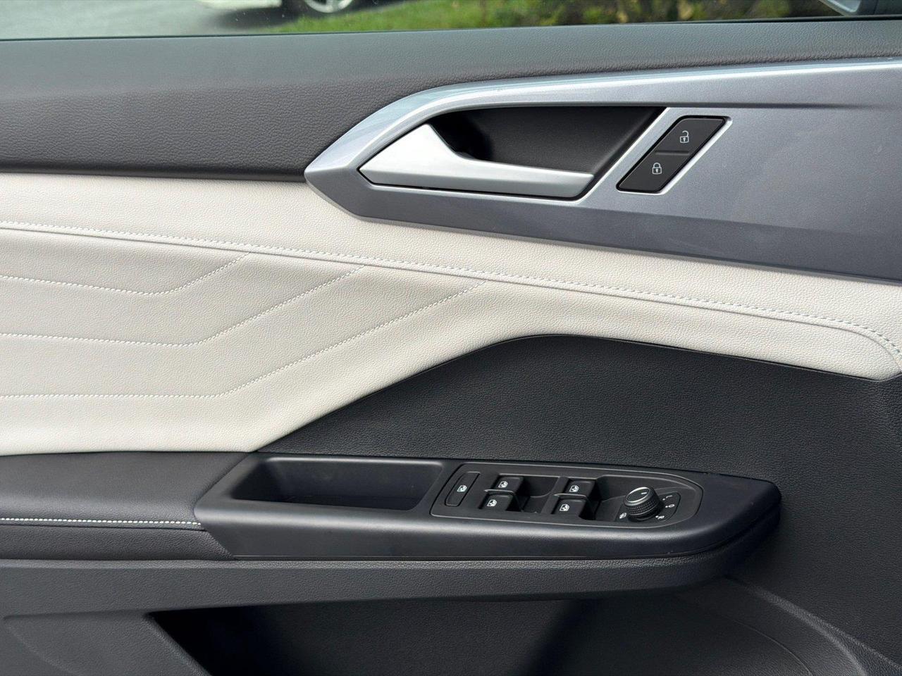 2027 Volkswagen Taos SEL Hagerstown MD
