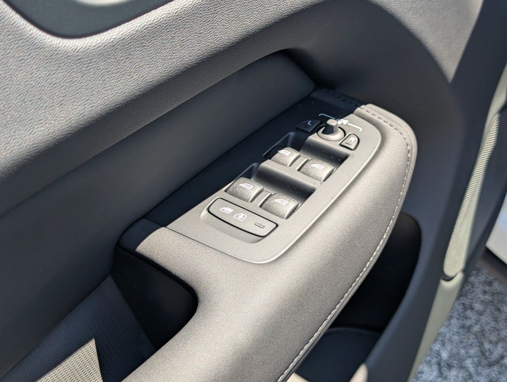 2027 Volvo XC60 B5 Core Hunt Valley MD