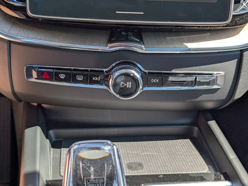 2027 Volvo XC60 B5 Core Hunt Valley MD
