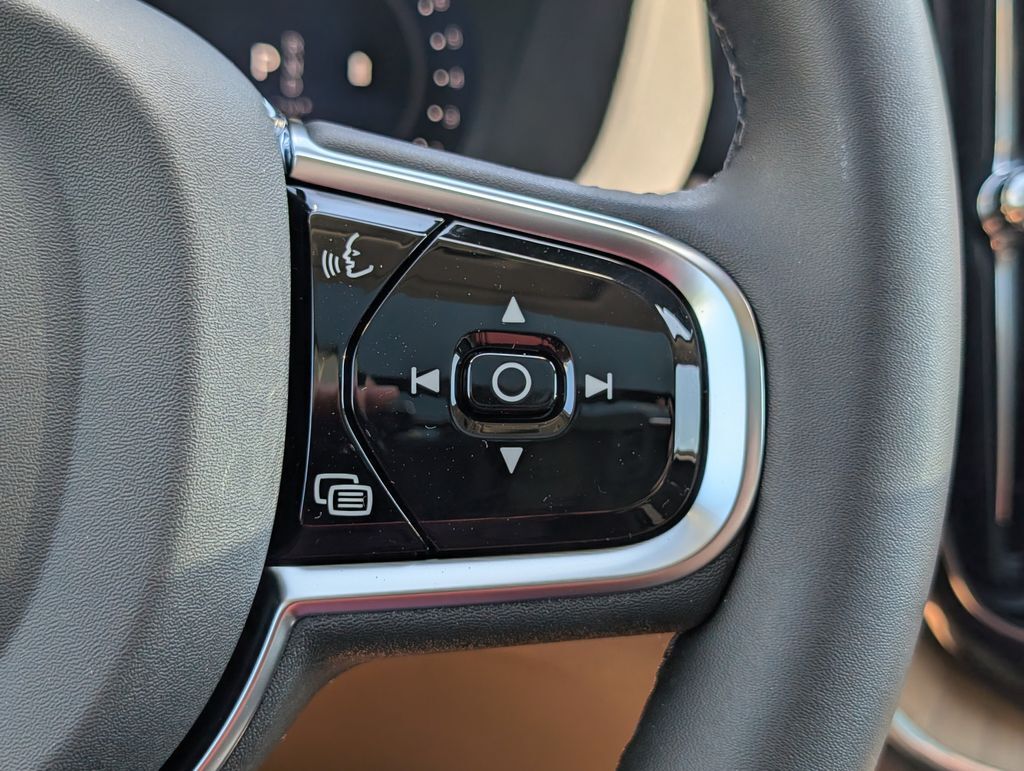 2027 Volvo XC60 B5 Core Hunt Valley MD