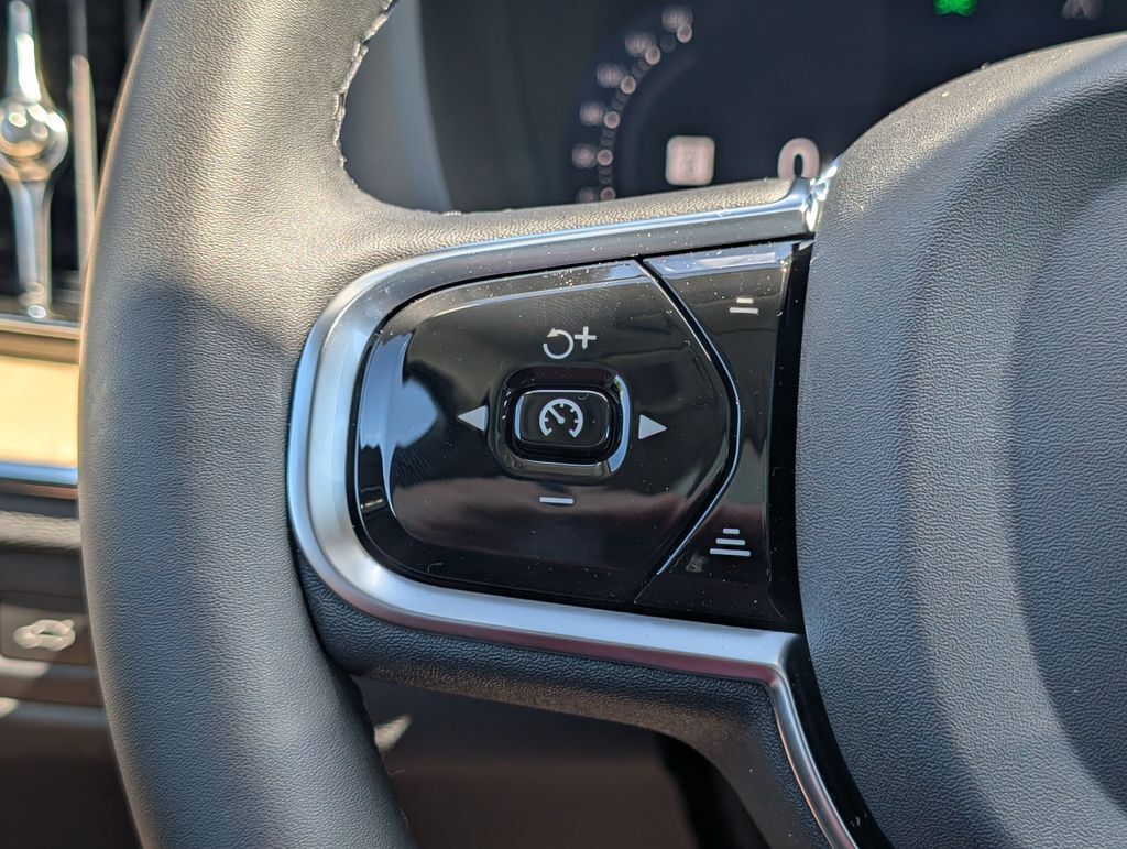 2027 Volvo XC60 B5 Core Hunt Valley MD
