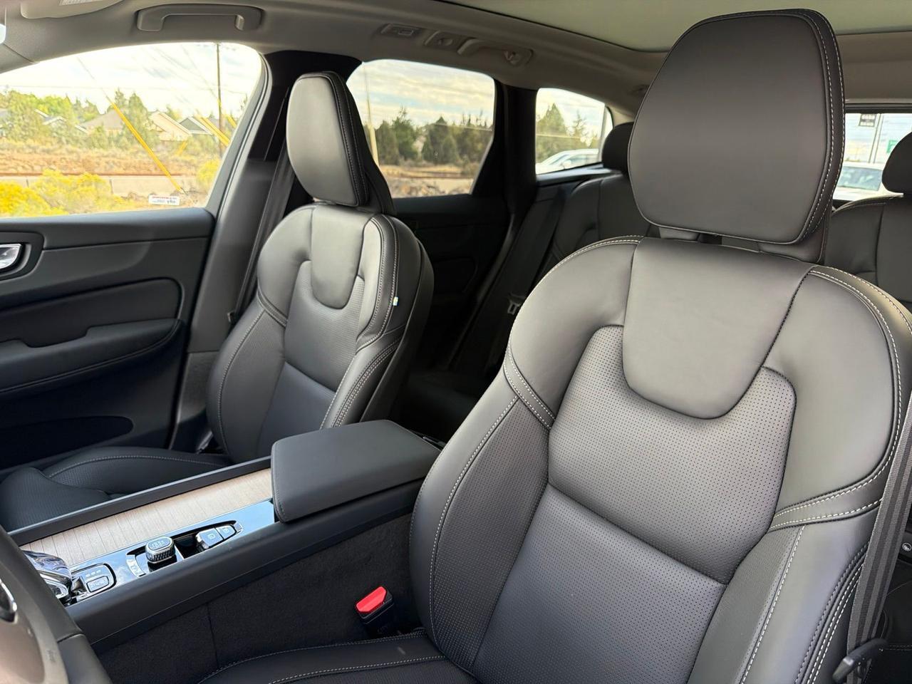 2027 Volvo XC60 B5 Ultra Bend OR