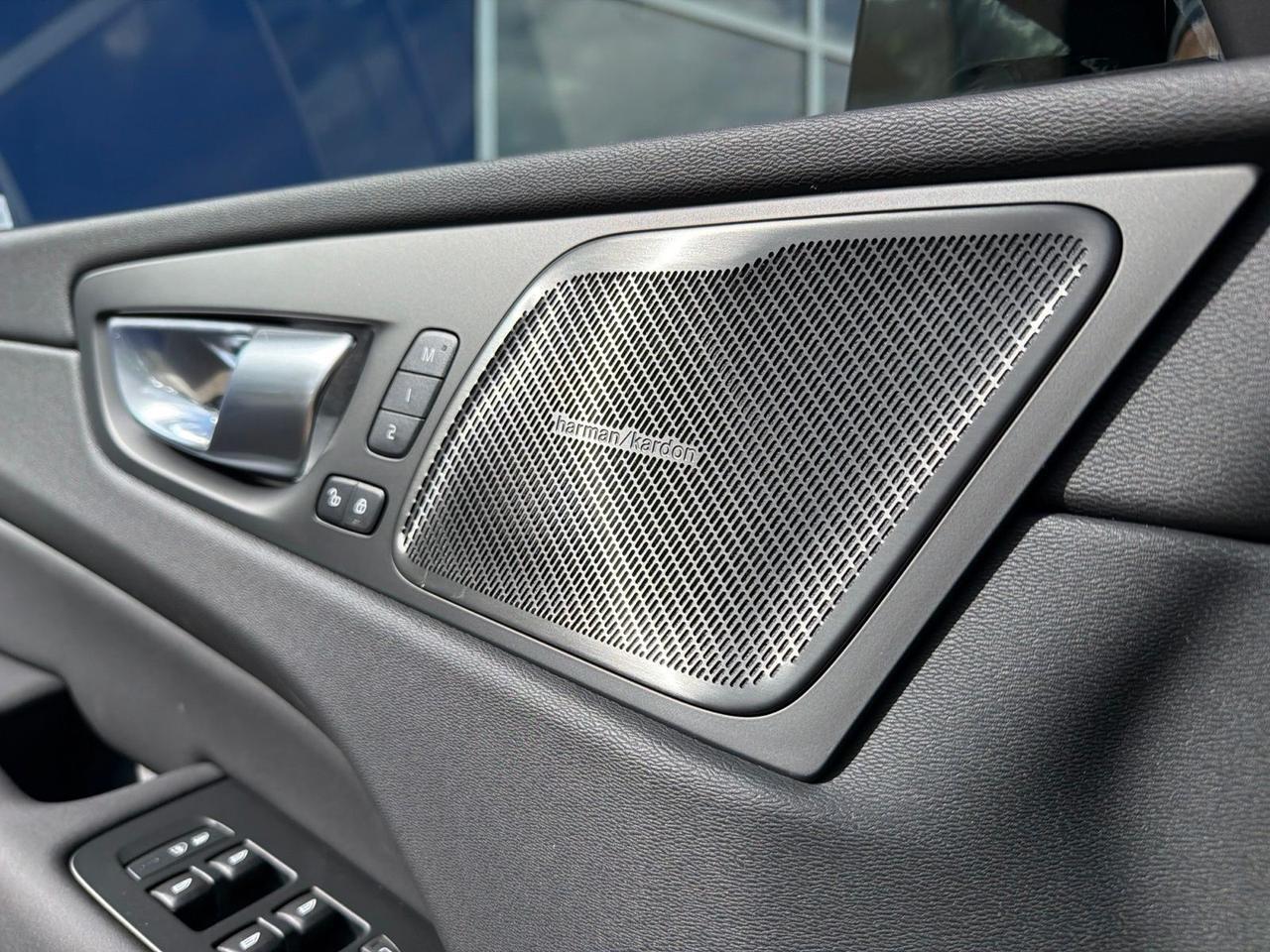 2027 Volvo XC60 B5 Ultra Bend OR