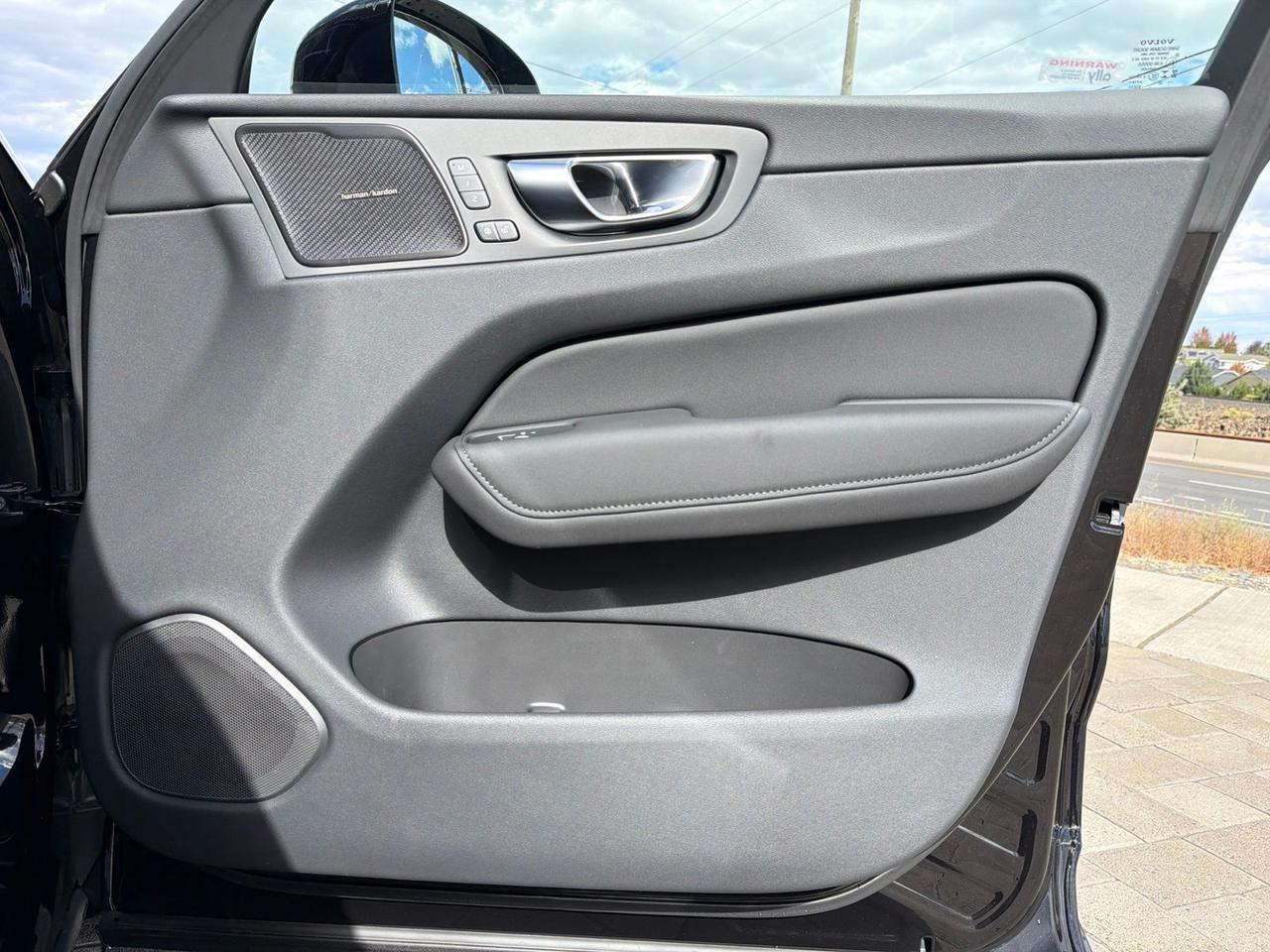 2027 Volvo XC60 B5 Ultra Bend OR