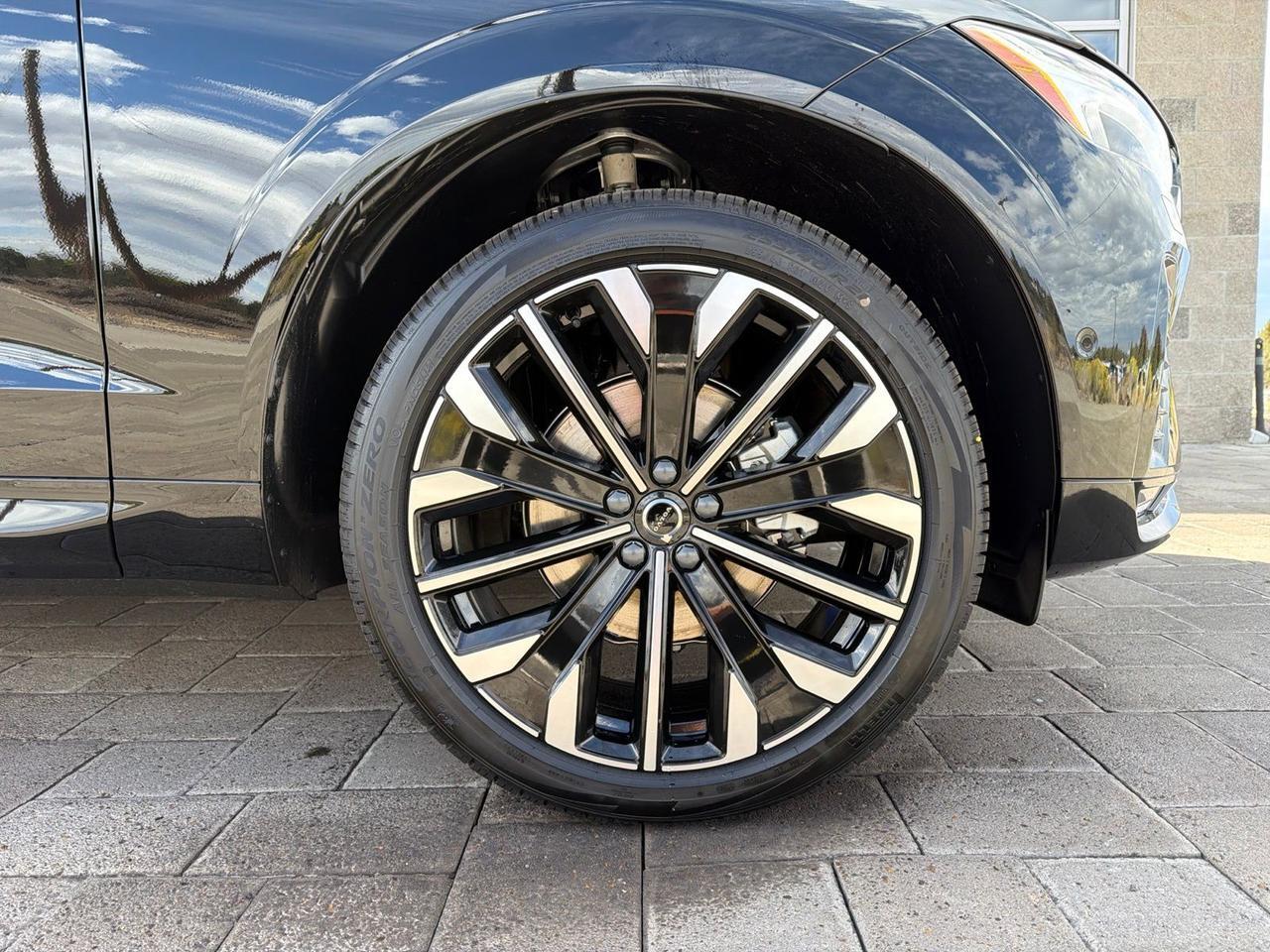 2027 Volvo XC60 B5 Ultra Bend OR