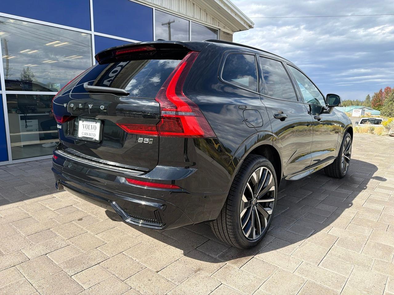 2027 Volvo XC60 B5 Ultra Bend OR