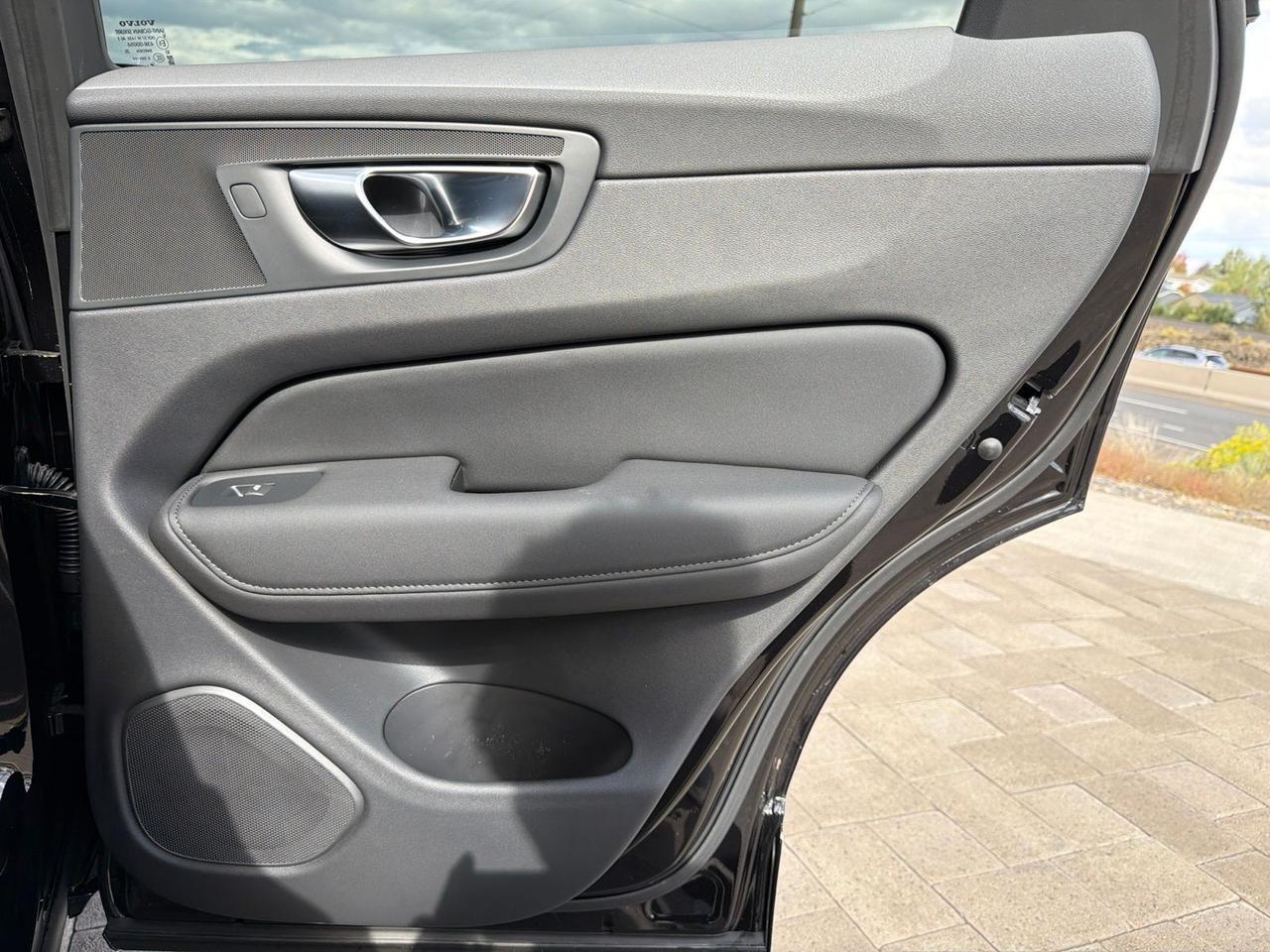 2027 Volvo XC60 B5 Ultra Bend OR