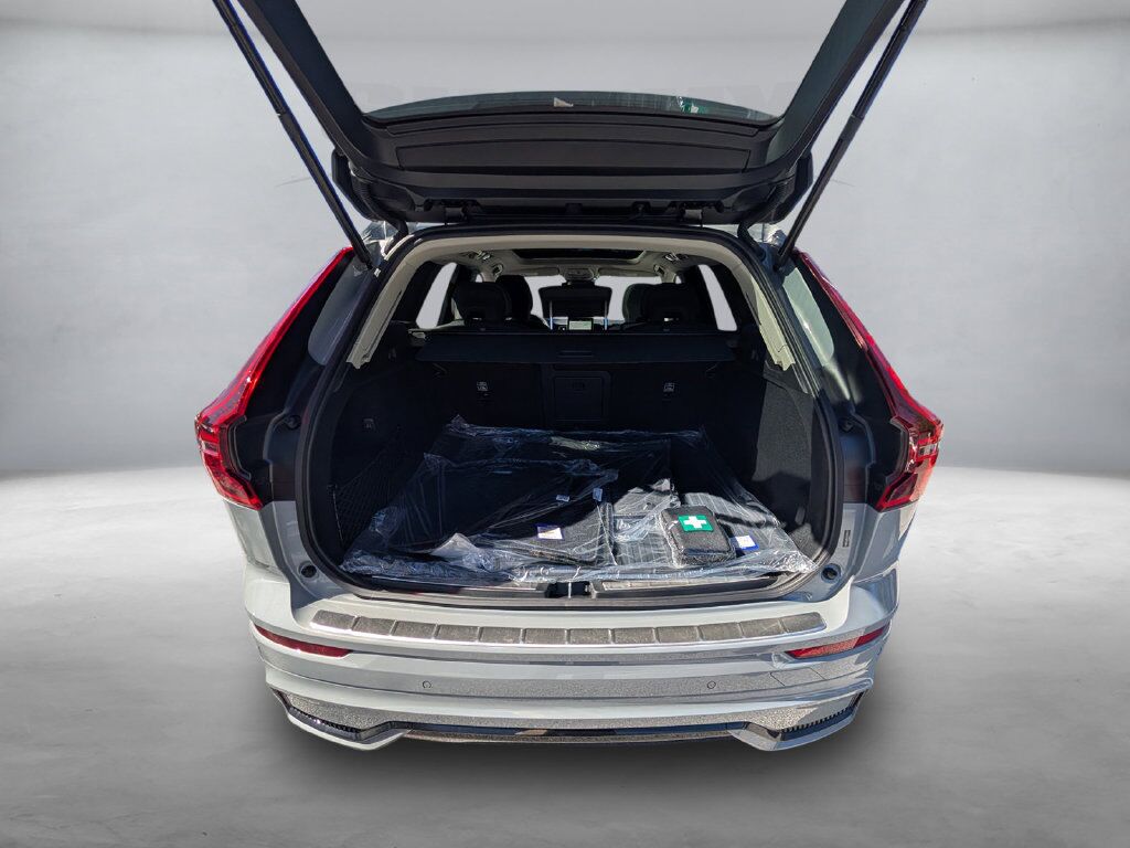 2027 Volvo XC60 B5 Ultra Hunt Valley MD