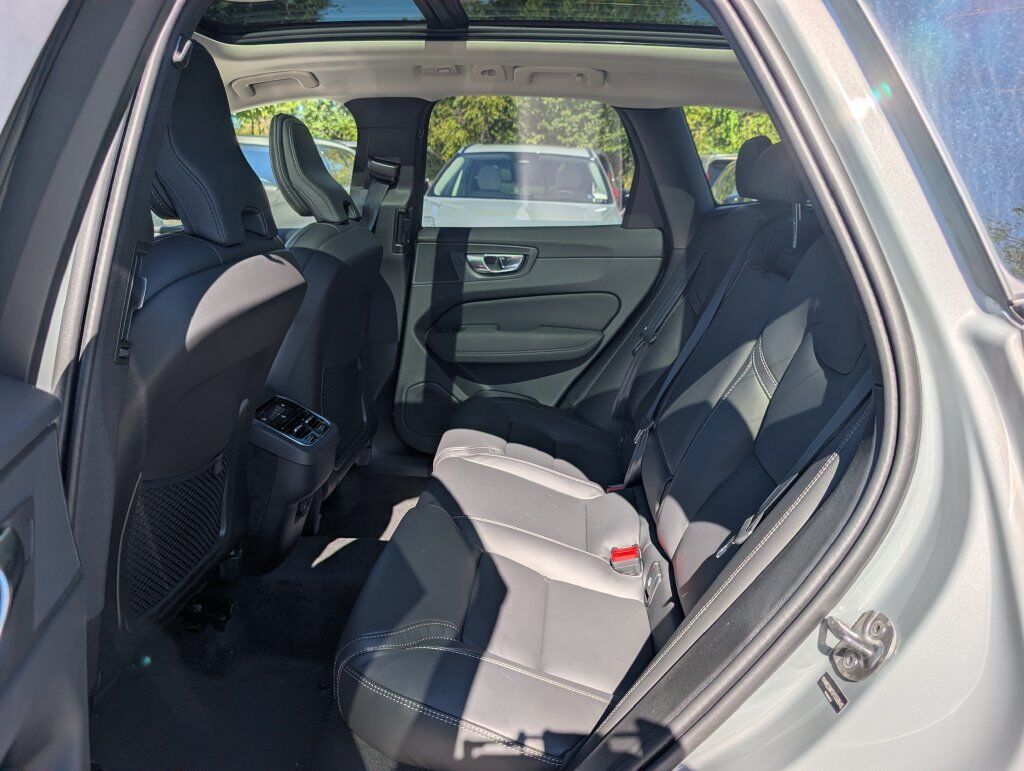 2027 Volvo XC60 B5 Ultra Hunt Valley MD