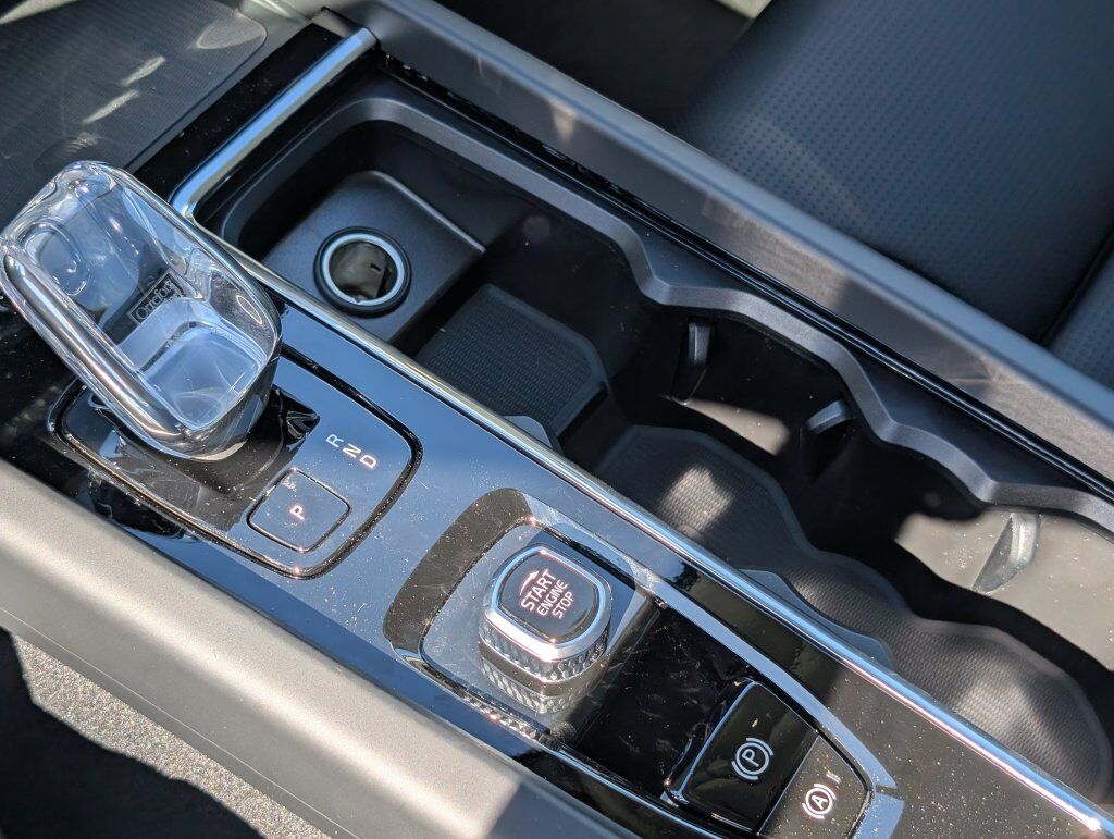 2027 Volvo XC60 B5 Ultra Hunt Valley MD